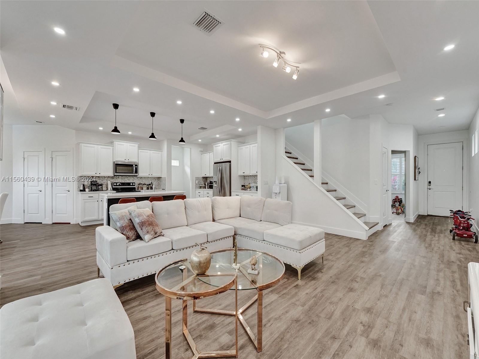 4334 Large Leaf Ln, Hollywood, Florida, 33021, United States, 6 Bedrooms Bedrooms, ,4 BathroomsBathrooms,Residential,For Sale,4334 Large Leaf Ln,1500872