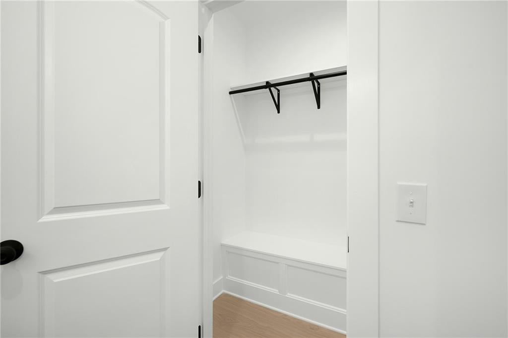 Calhoun, Georgia, 30701, United States, 4 Bedrooms Bedrooms, ,4 BathroomsBathrooms,Residential,For Sale,1980767