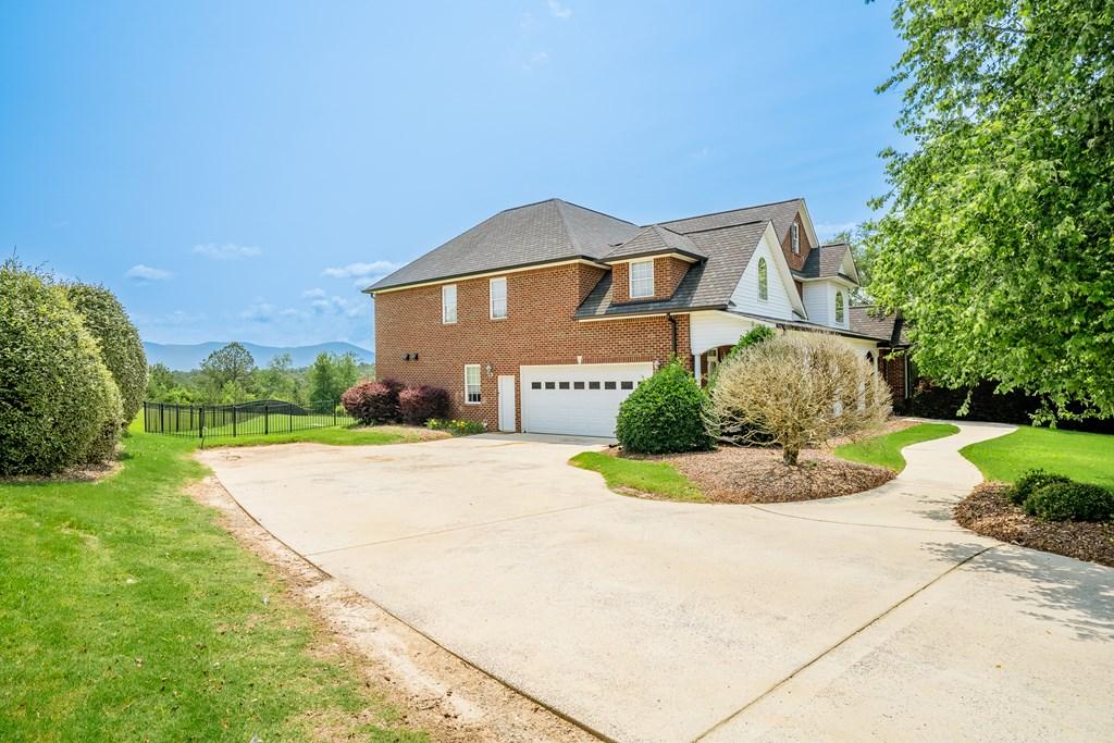 CHATSWORTH, Georgia, 30705, United States, 5 Bedrooms Bedrooms, ,6 BathroomsBathrooms,Residential,For Sale,1846610