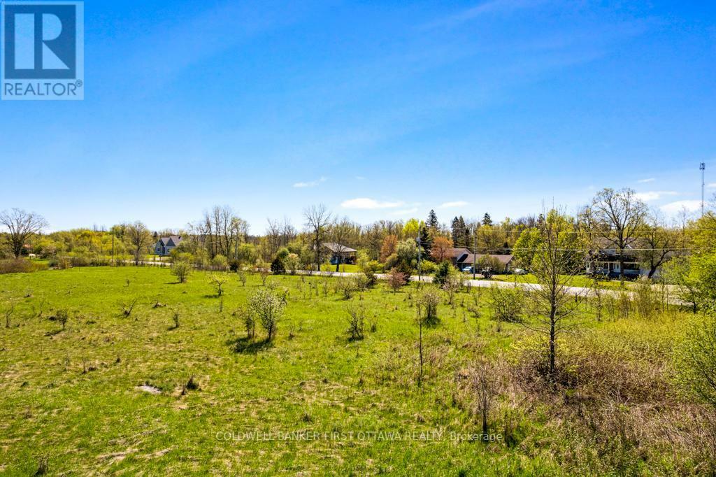 TAY VALLEY, Ontario, K7H 3C9, CA, ,Residential,For Sale,1867366