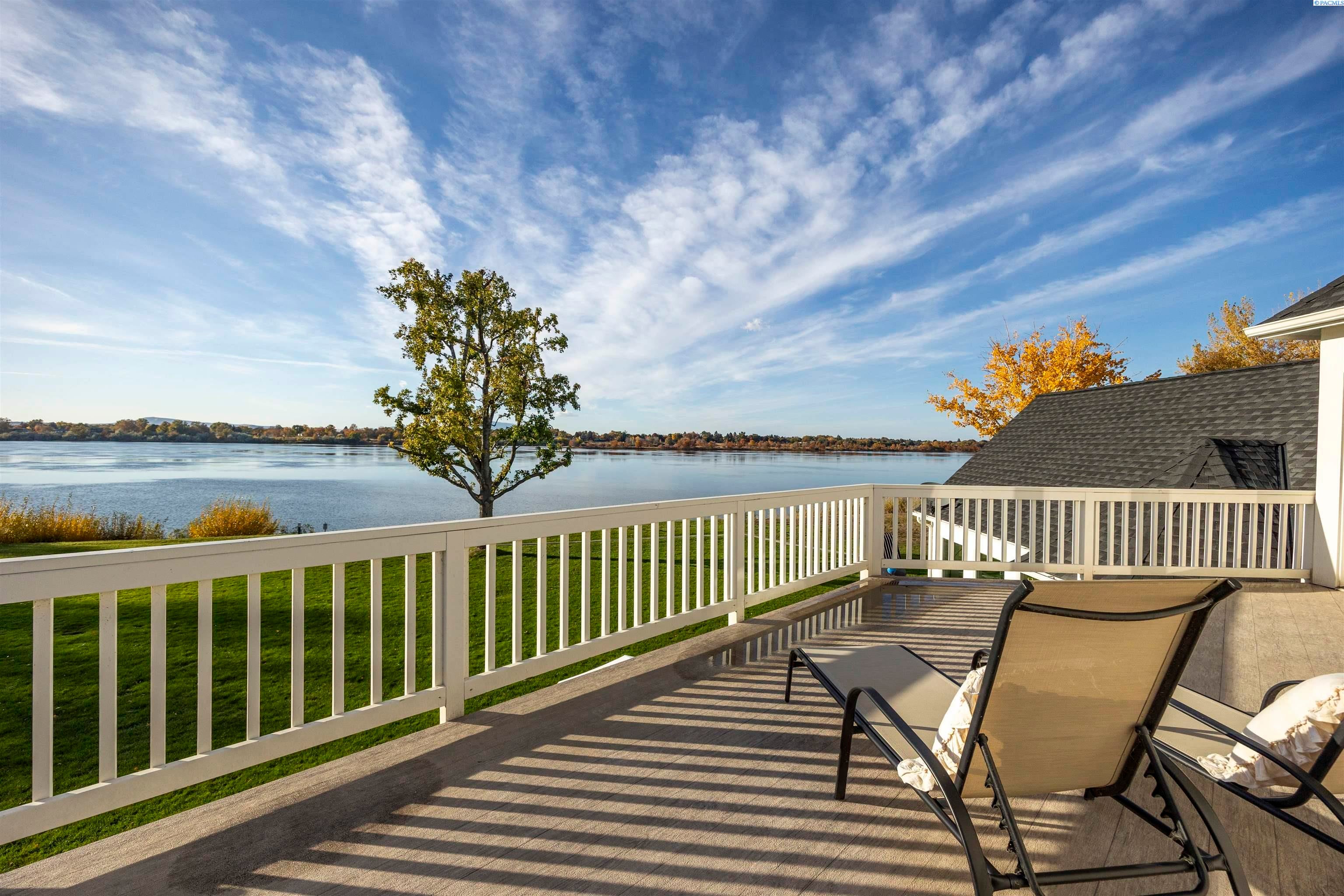 Pasco, Washington, 99301, United States, 4 Bedrooms Bedrooms, ,4 BathroomsBathrooms,Residential,For Sale,1974870