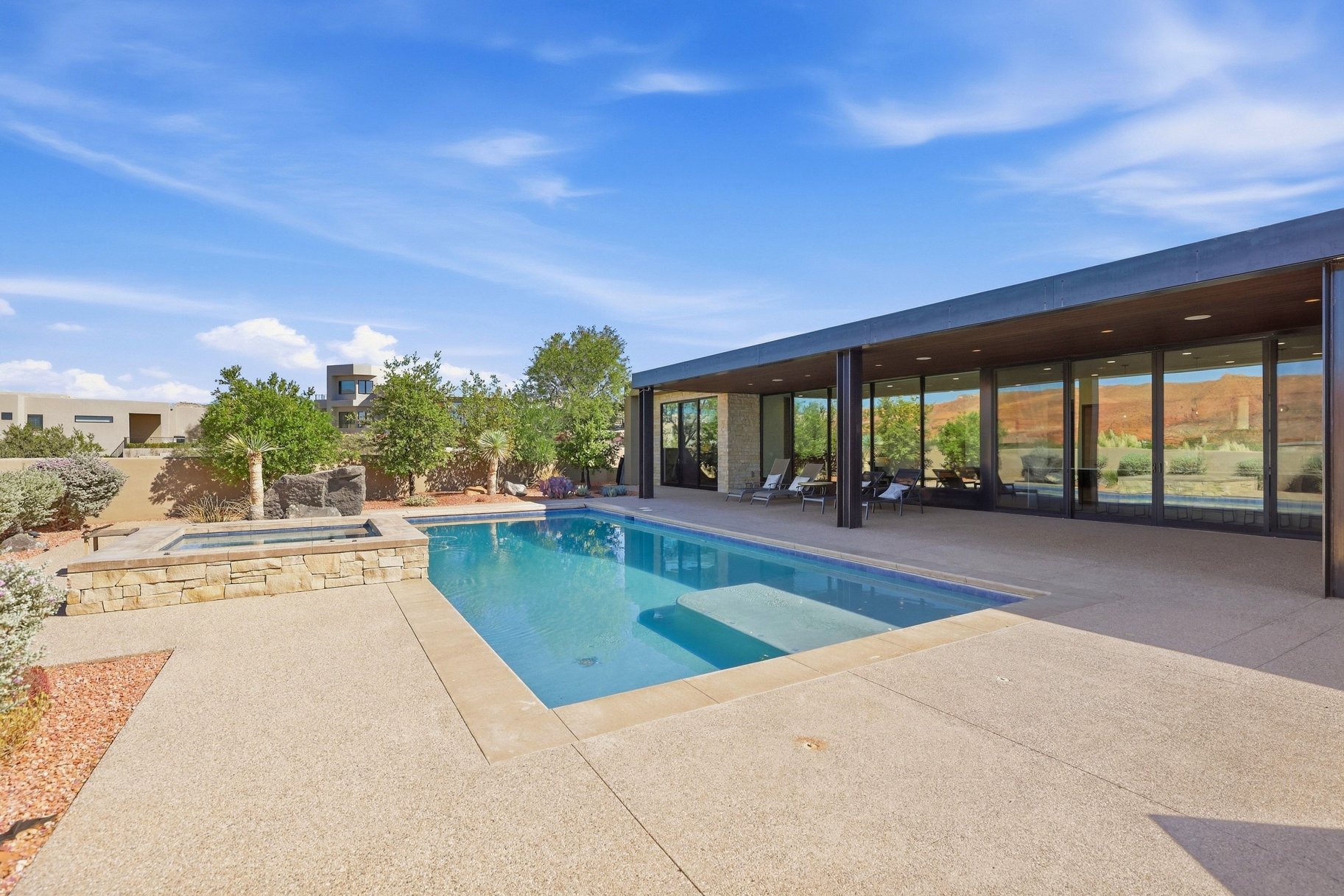 Warm Desert Modern Single Level Living in the Gated side of the Ledges Course - 物件實景