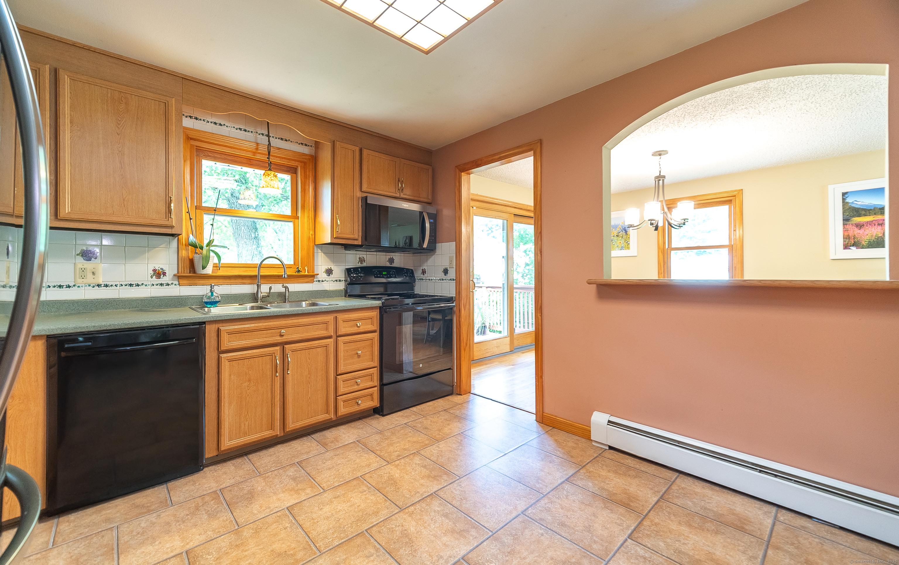 Southington, Connecticut, 06489, United States, 4 Bedrooms Bedrooms, ,4 BathroomsBathrooms,Residential,For Sale,1938423