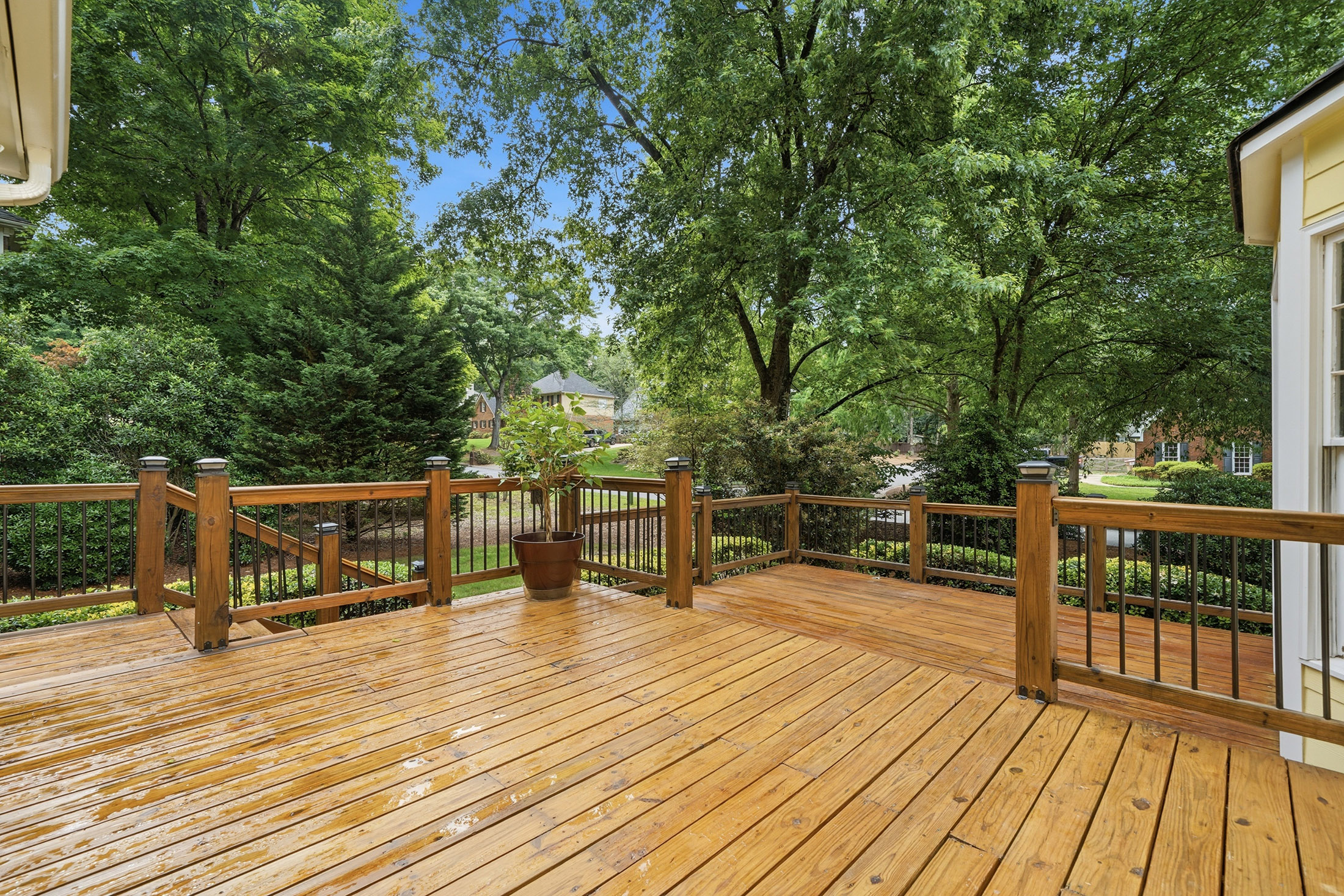  Tucked Into a Cul-de-Sac in Johns Creek’s Sought-After Glastonberry Neighborhood - 物件實景