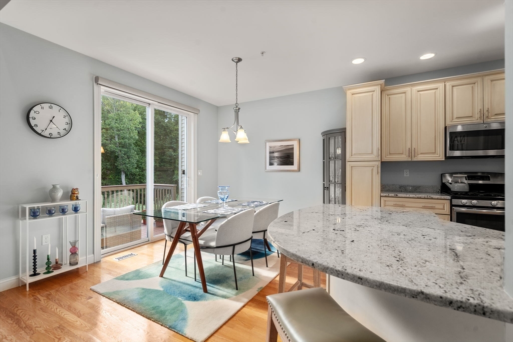 Holliston, Massachusetts, 01746, United States, 2 Bedrooms Bedrooms, ,3 BathroomsBathrooms,Residential,For Sale,1940343