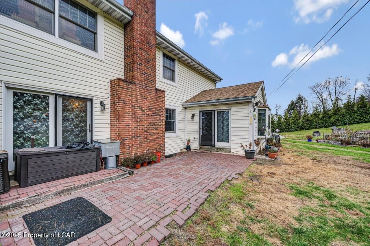 Sugarloaf, Pennsylvania, 18249, United States, 4 Bedrooms Bedrooms, ,3 BathroomsBathrooms,Residential,For Sale,1996756