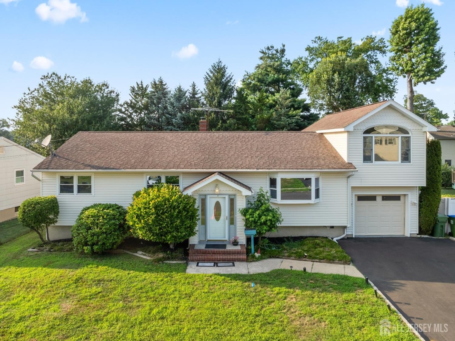 Edison, New Jersey, 08817, United States, 4 Bedrooms Bedrooms, ,2 BathroomsBathrooms,Residential,For Sale,1900843