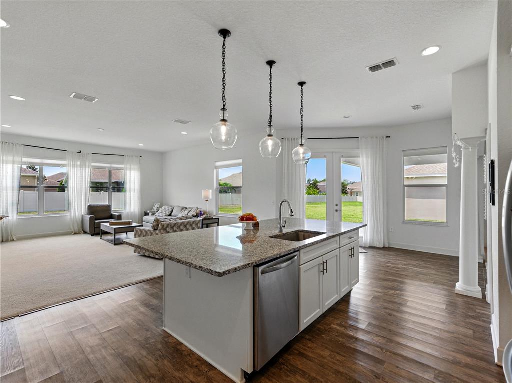 Lakeland, Florida, 33813, United States, 4 Bedrooms Bedrooms, ,3 BathroomsBathrooms,Residential,For Sale,1829235