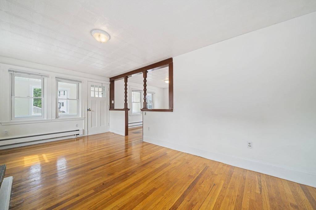 Quincy, Massachusetts, 02169, United States, 3 Bedrooms Bedrooms, ,2 BathroomsBathrooms,Residential,For Sale,1951174