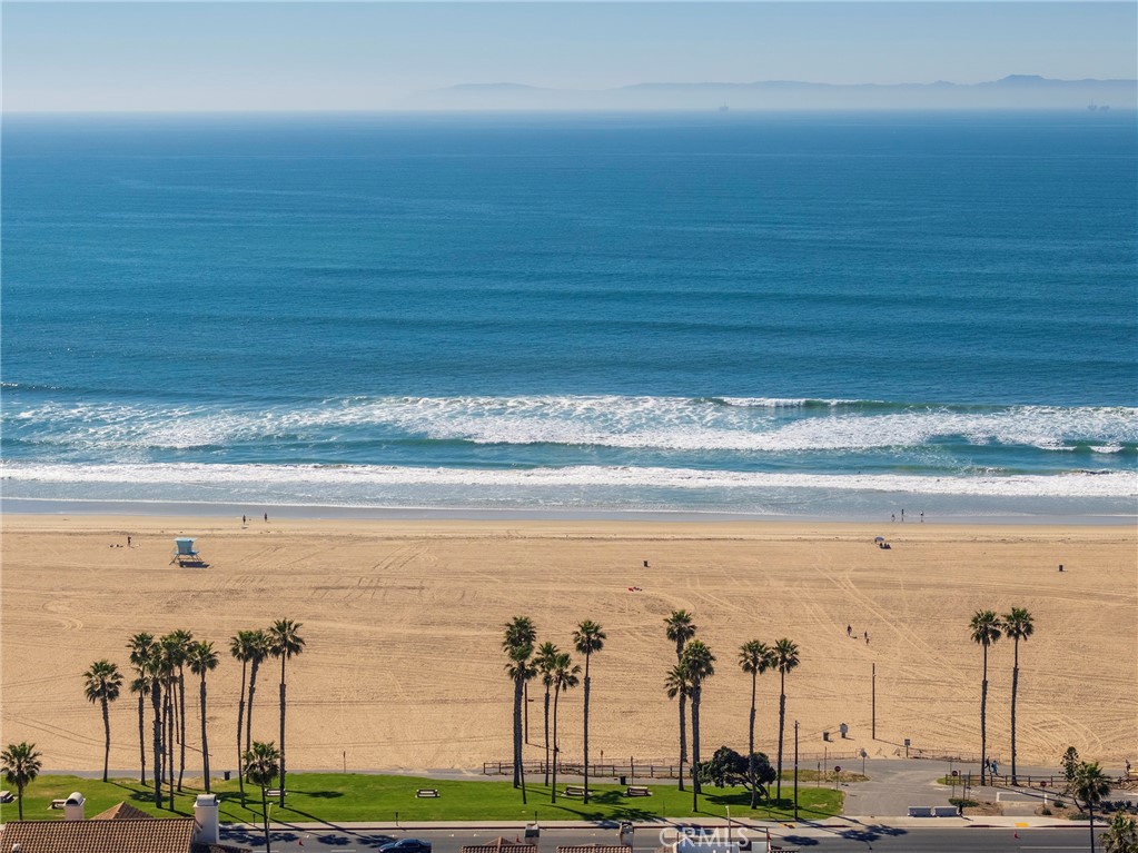 Huntington Beach, California, 92648, United States, 3 Bedrooms Bedrooms, ,4 BathroomsBathrooms,Residential,For Sale,1897780