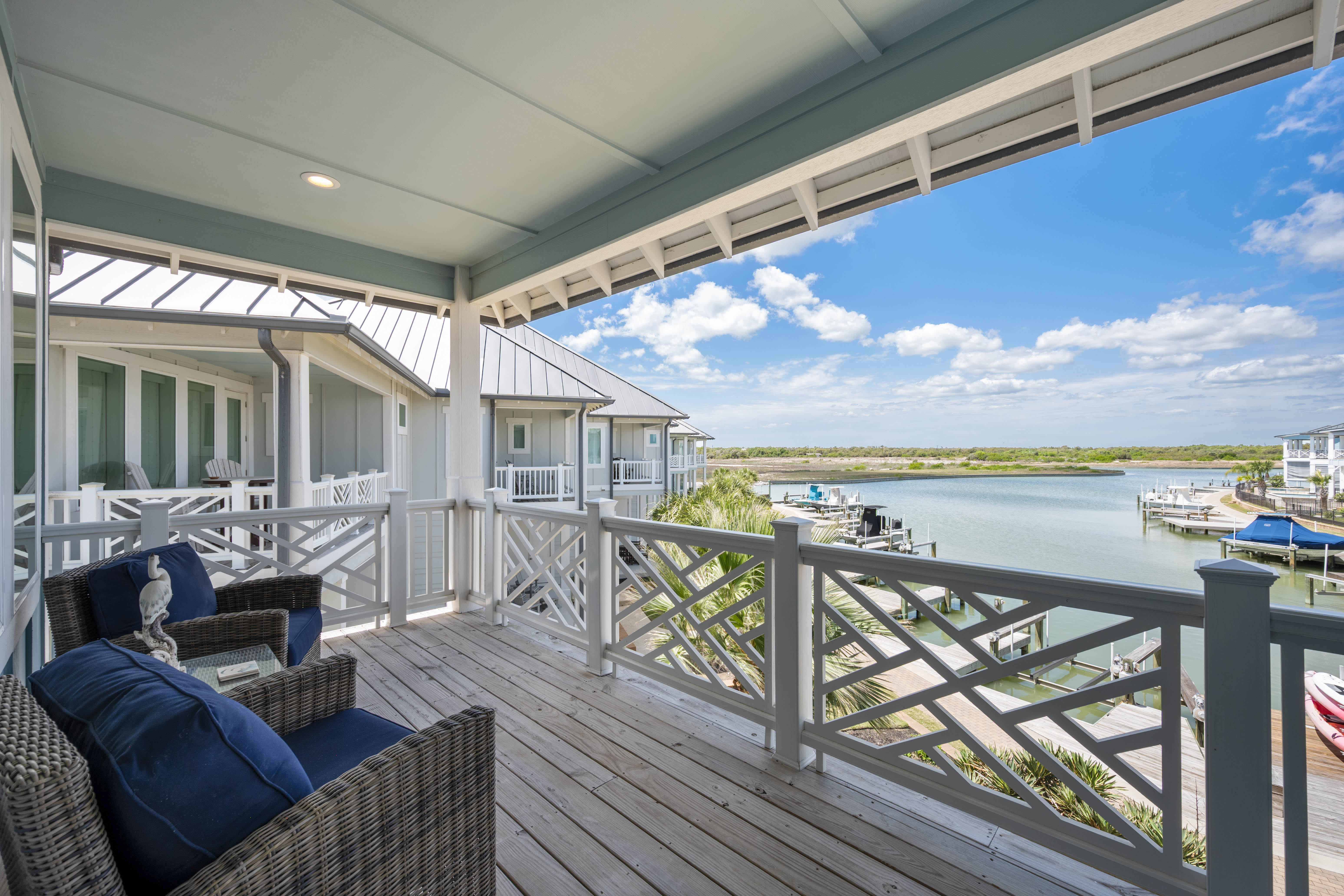  Relaxing 4BR Waterfront Condo - 物件實景