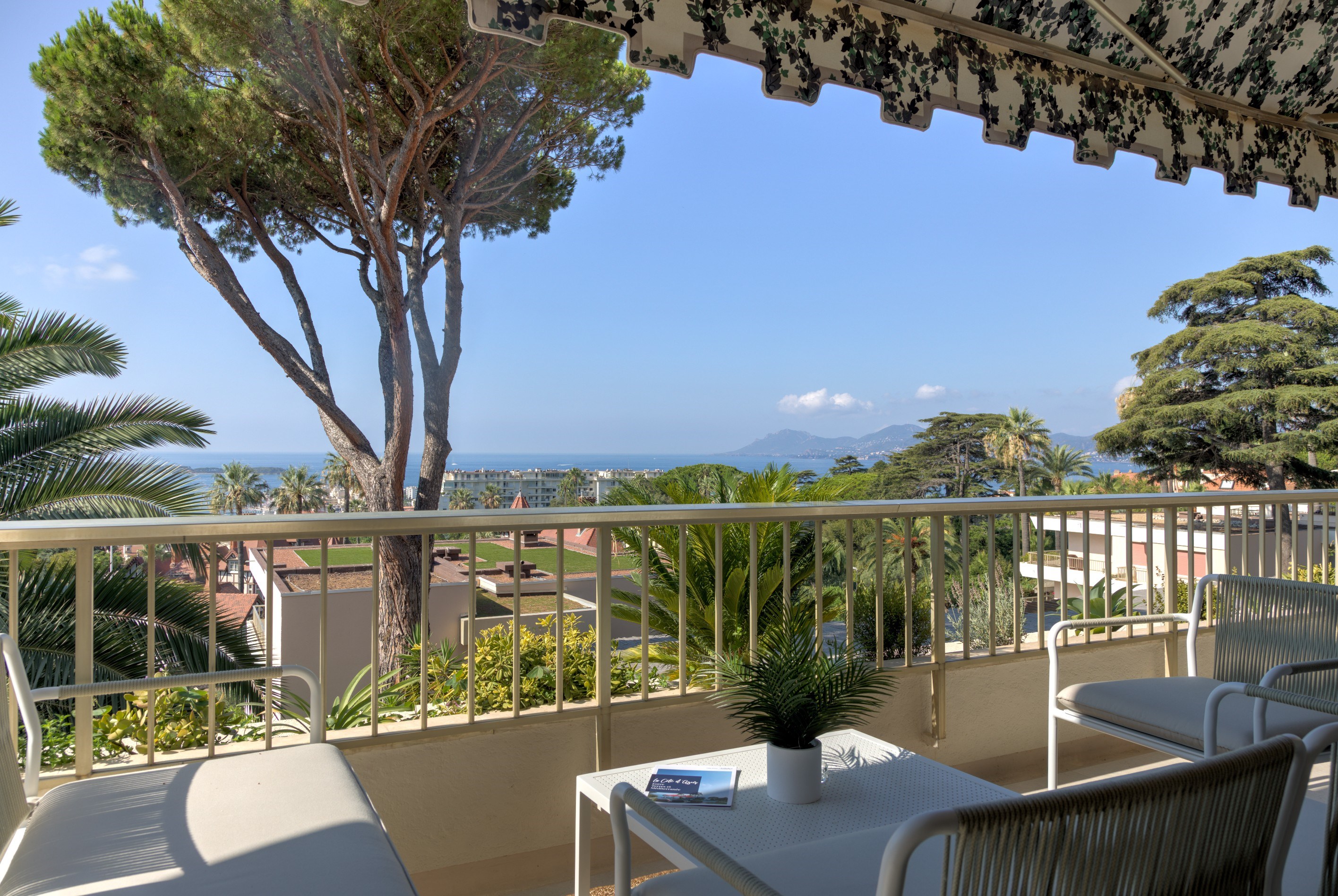  La Californie: 4-bed apartment with terrace and sea view - 物件實景