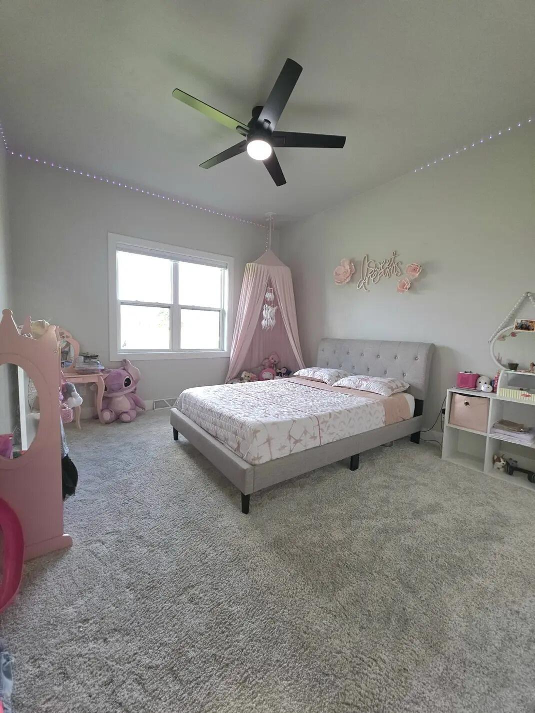Manitowoc, Wisconsin, 54220, United States, 5 Bedrooms Bedrooms, ,3 BathroomsBathrooms,Residential,For Sale,1950077