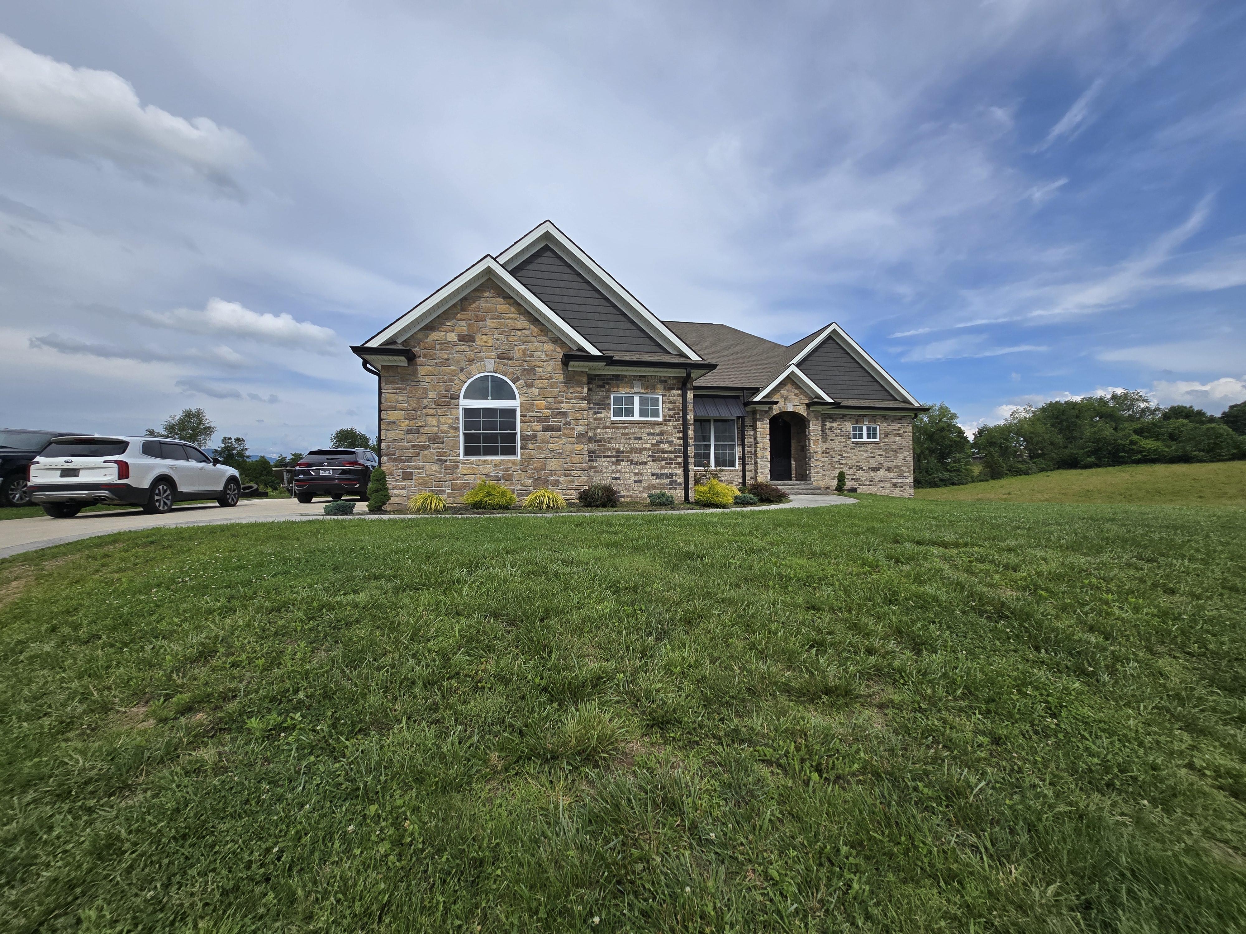 Harrogate, Tennessee, 37752, United States, 3 Bedrooms Bedrooms, ,2 BathroomsBathrooms,Residential,For Sale,1982987