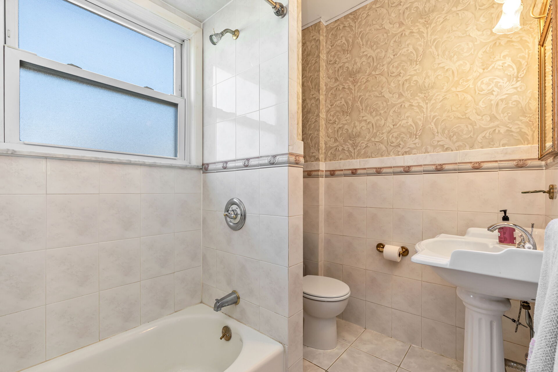 111 Besler Ave, Cranford Township, New Jersey, 07016, United States, 4 Bedrooms Bedrooms, ,Residential,For Sale,111 Besler Ave,1431698