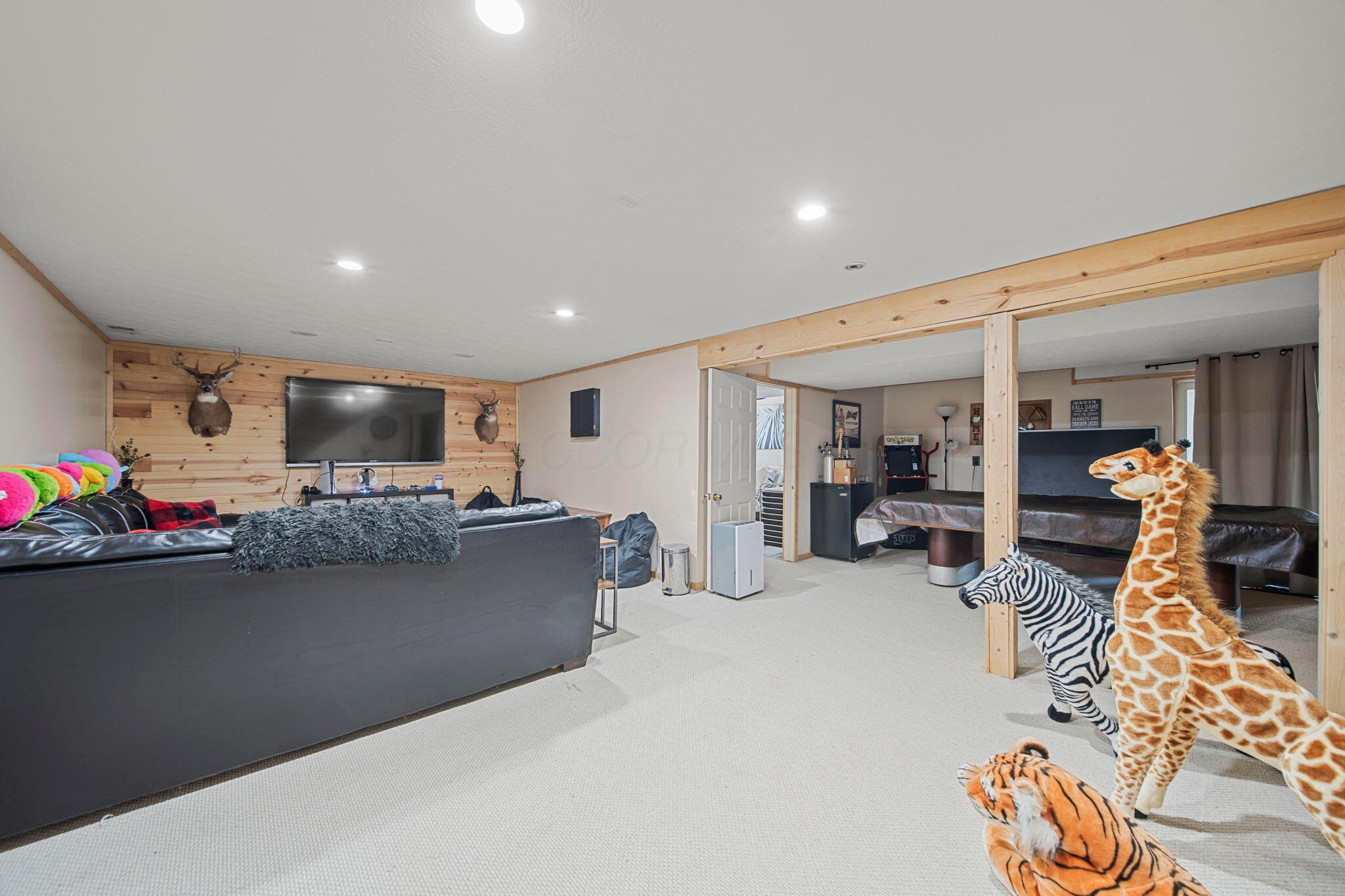 Marion, Ohio, 43302, United States, 4 Bedrooms Bedrooms, ,4 BathroomsBathrooms,Residential,For Sale,1961086