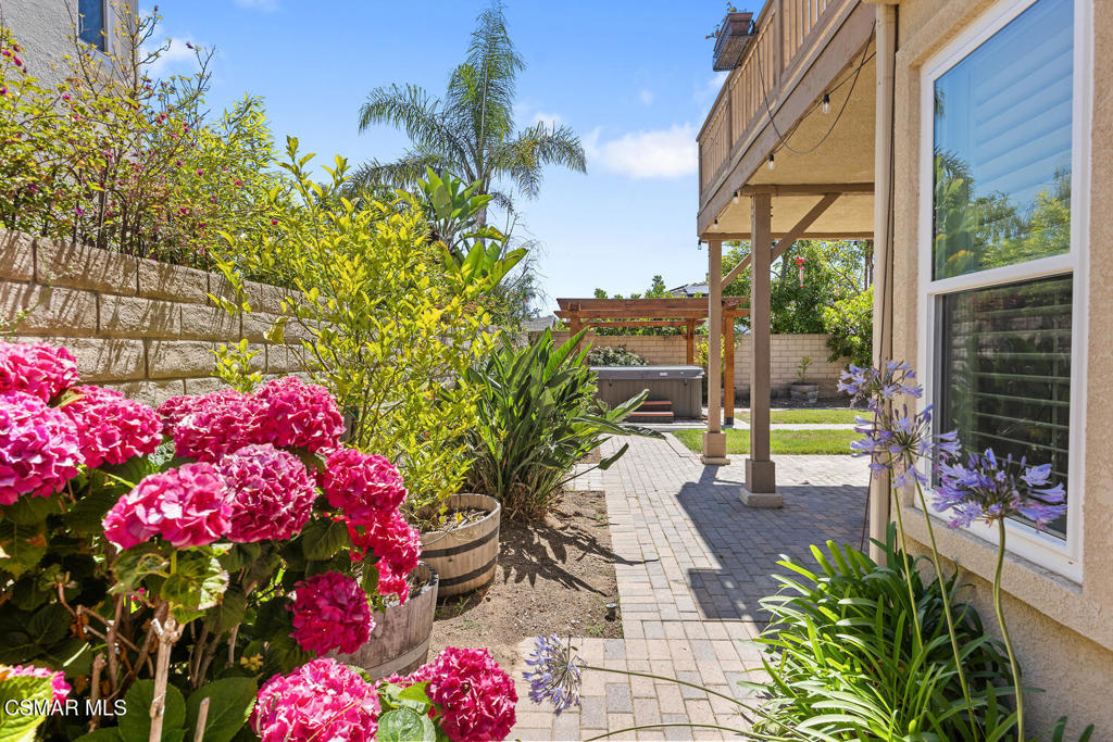 Newbury Park, California, 91320, United States, 4 Bedrooms Bedrooms, ,4 BathroomsBathrooms,Residential,For Sale,1941657