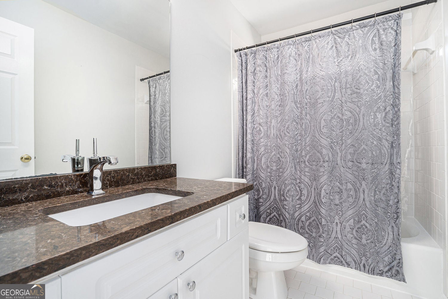 Johns Creek, Georgia, 30022, United States, 5 Bedrooms Bedrooms, ,4 BathroomsBathrooms,Residential,For Sale,1985826