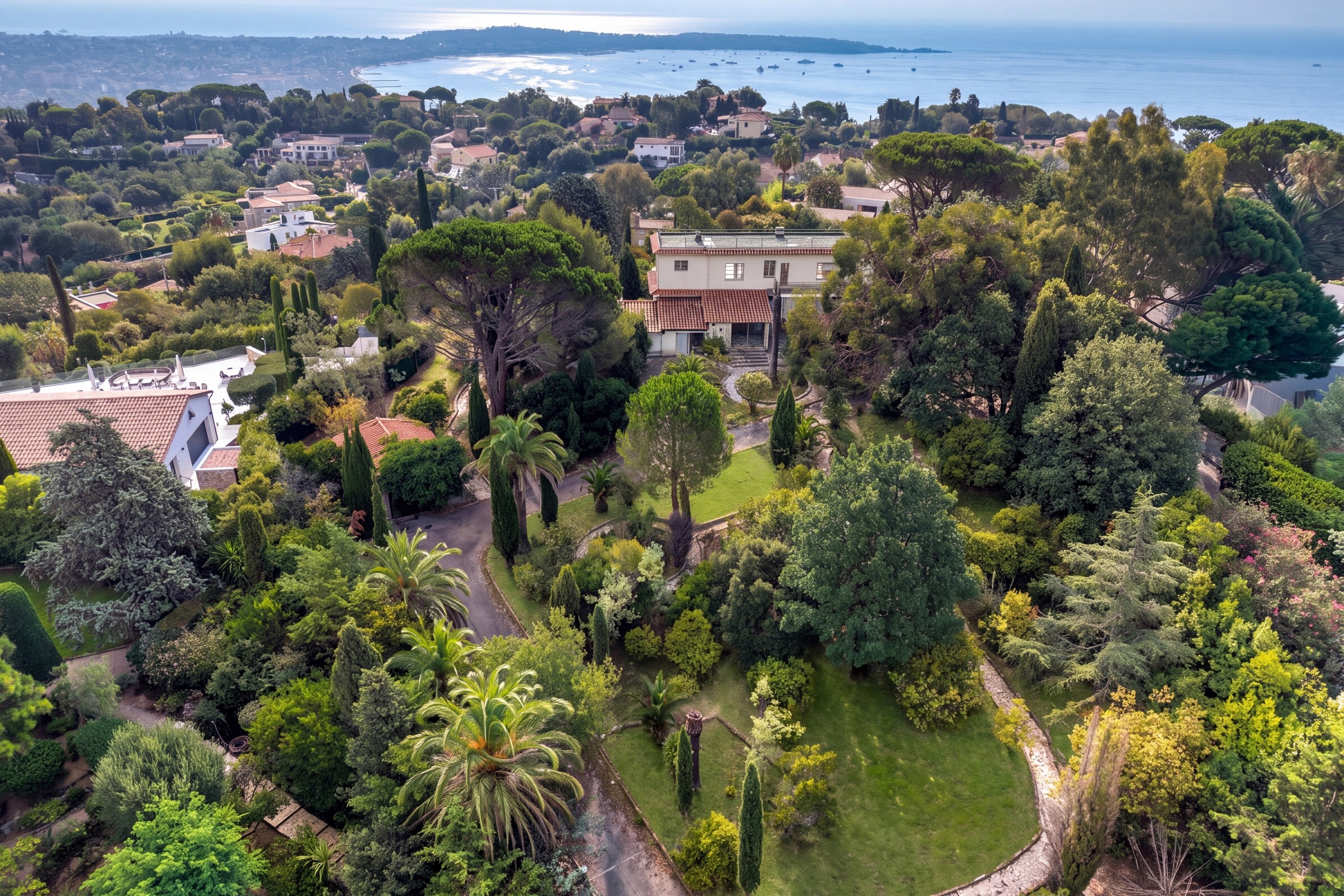  Super Cannes, 6,071 sqm of land with cleared permit for two contemporary sea vi… - 物件實景