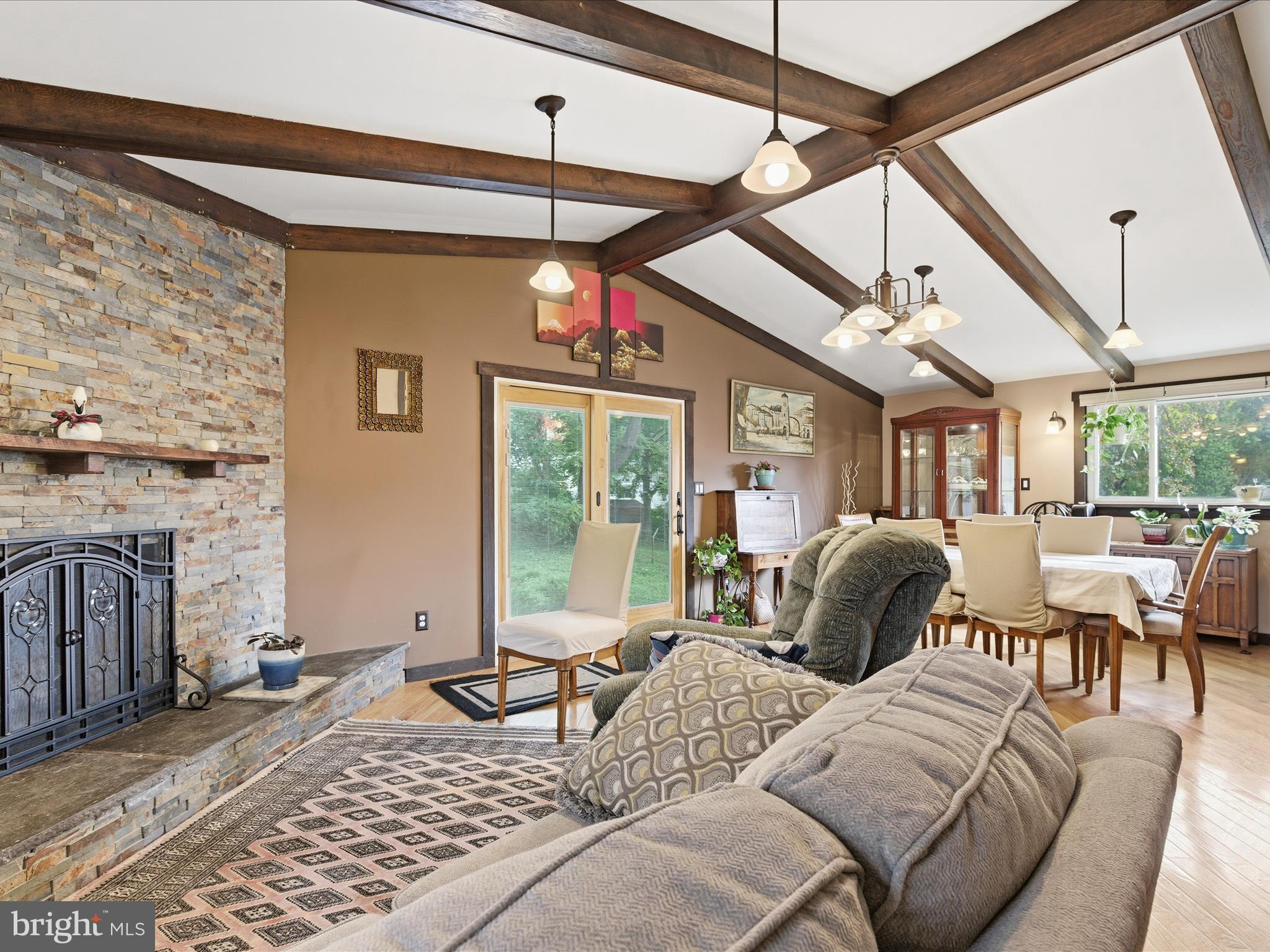 Silver Spring, Maryland, 20902, United States, 3 Bedrooms Bedrooms, ,3 BathroomsBathrooms,Residential,For Sale,2009979