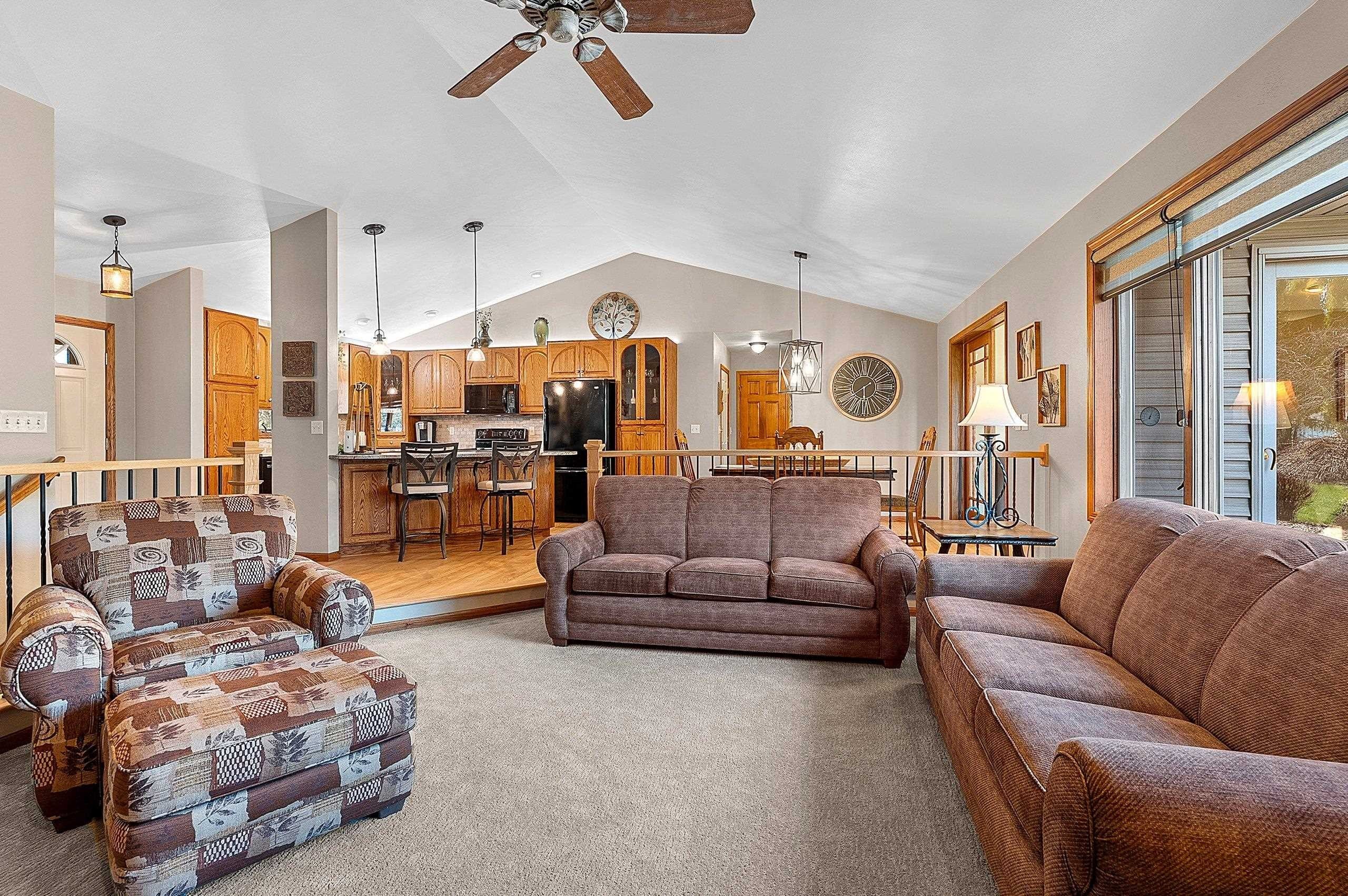 GREEN BAY, Wisconsin, 54313, United States, 4 Bedrooms Bedrooms, ,4 BathroomsBathrooms,Residential,For Sale,2048613