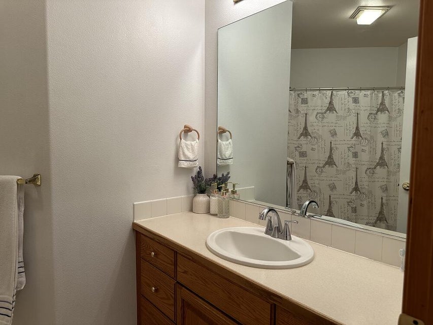 Prineville, Oregon, 97754, United States, 3 Bedrooms Bedrooms, ,2 BathroomsBathrooms,Residential,For Sale,1849072