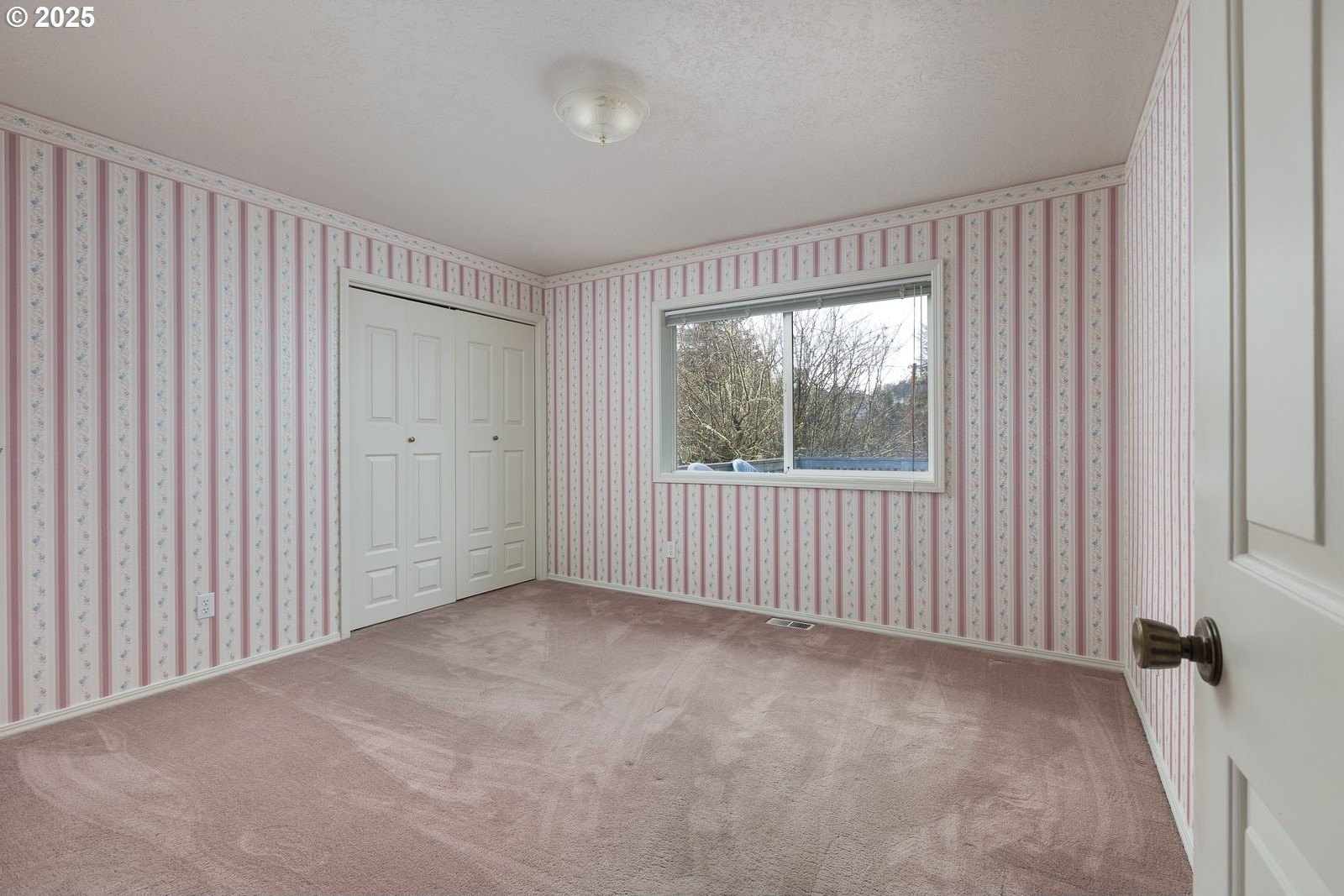 Toledo, Oregon, 97391, United States, 6 Bedrooms Bedrooms, ,4 BathroomsBathrooms,Residential,For Sale,1722214
