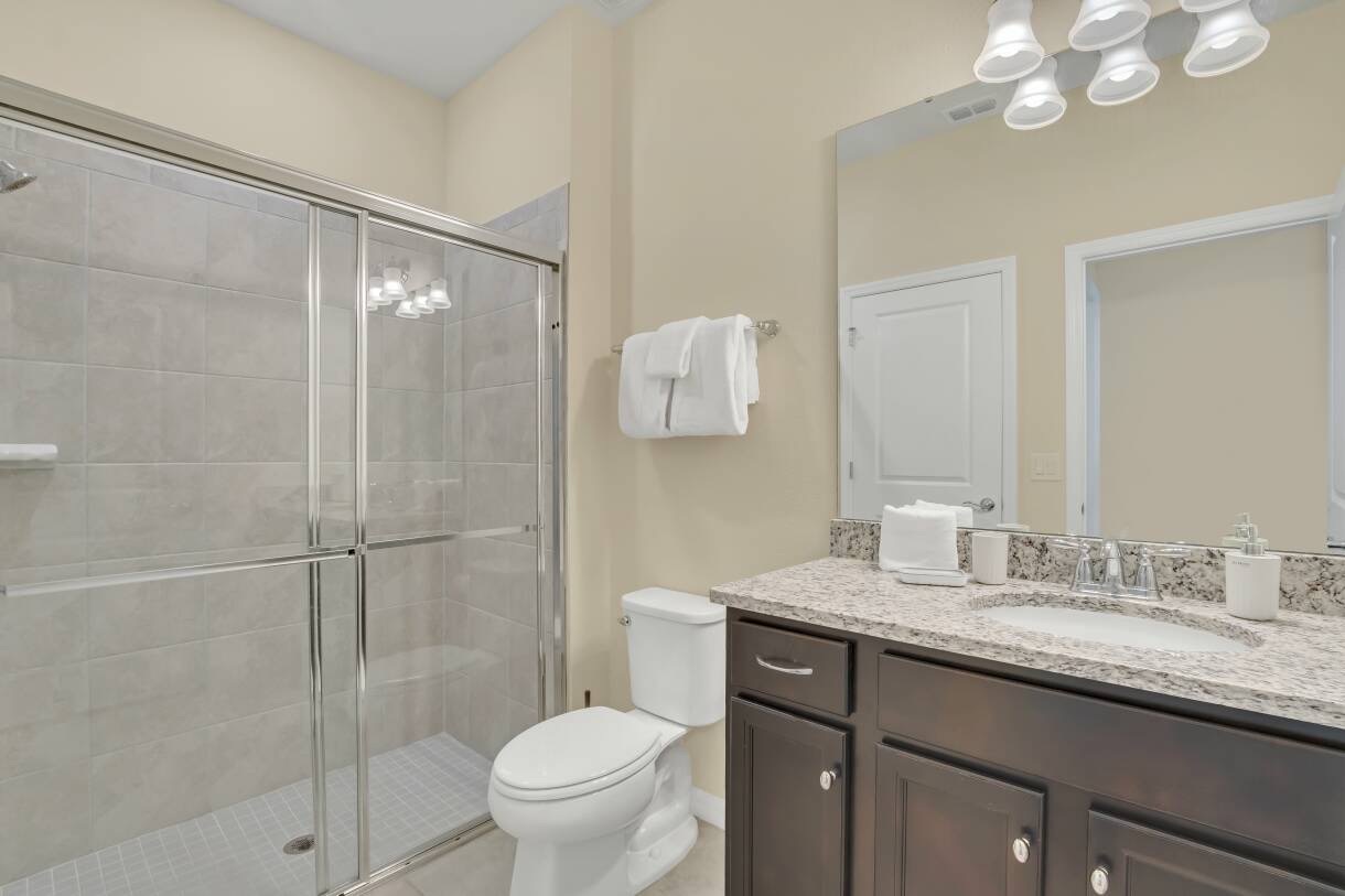 Davenport, Florida, 33897, United States, 5 Bedrooms Bedrooms, ,4 BathroomsBathrooms,Residential,For Sale,1975950