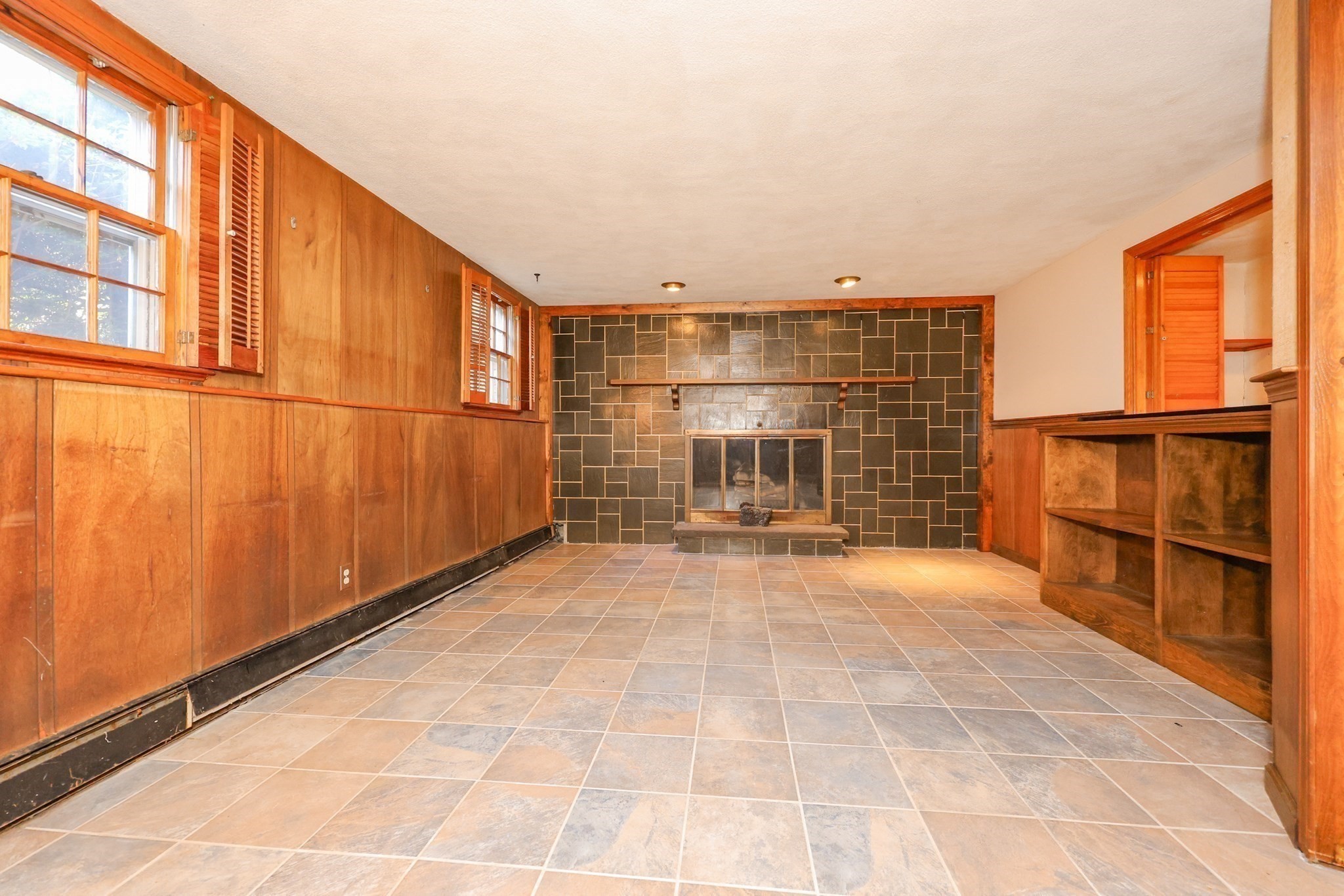 Reading, Massachusetts, 01867, United States, 3 Bedrooms Bedrooms, ,1 BathroomBathrooms,Residential,For Sale,1979486