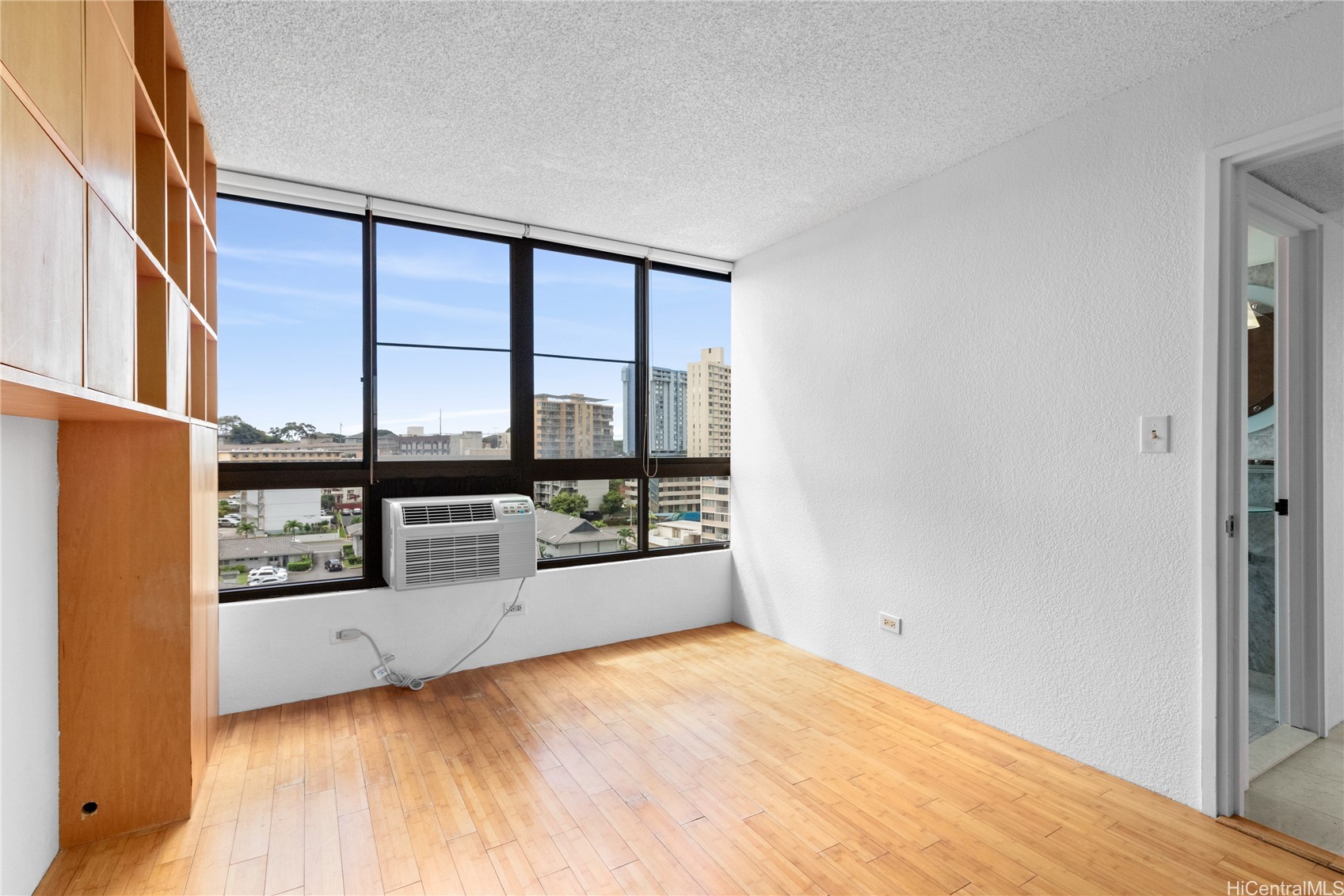 Honolulu, Hawaii, 96818, United States, 2 Bedrooms Bedrooms, ,2 BathroomsBathrooms,Residential,For Sale,1714219