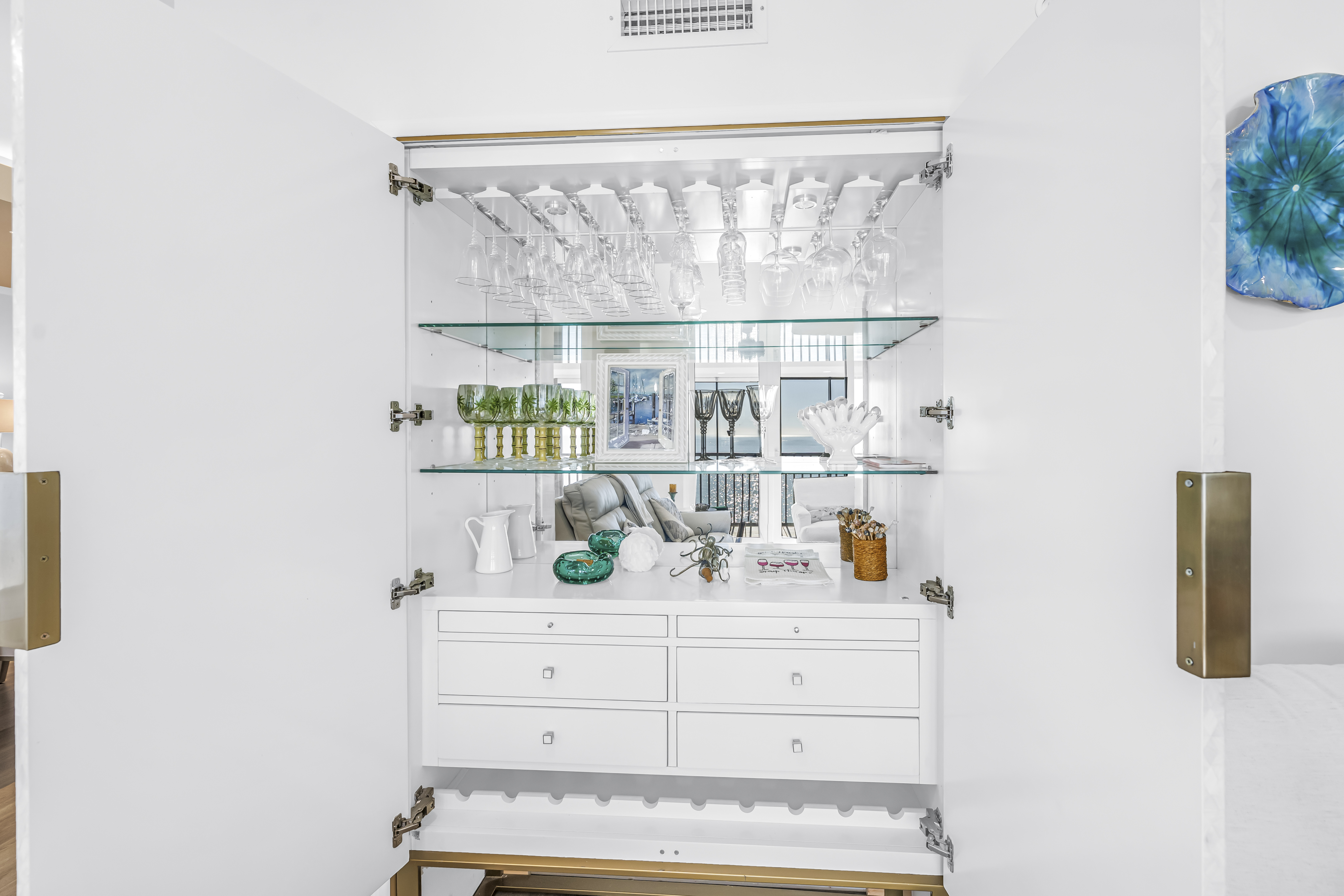 Madeira Beach, Florida, 33708, United States, 3 Bedrooms Bedrooms, ,2 BathroomsBathrooms,Residential,For Sale,2008549