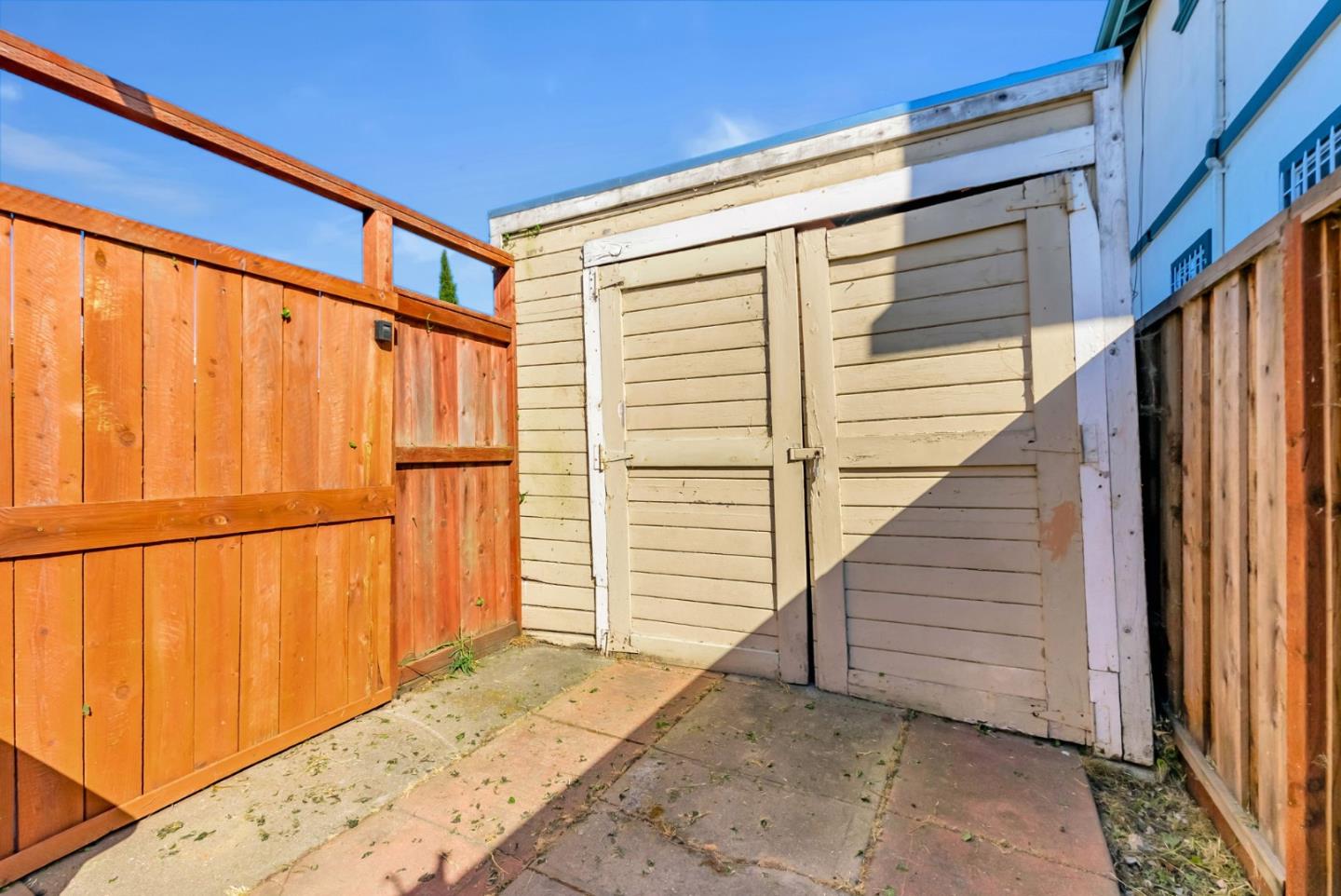 Oakland, California, 94601, United States, 2 Bedrooms Bedrooms, ,2 BathroomsBathrooms,Residential,For Sale,1901407