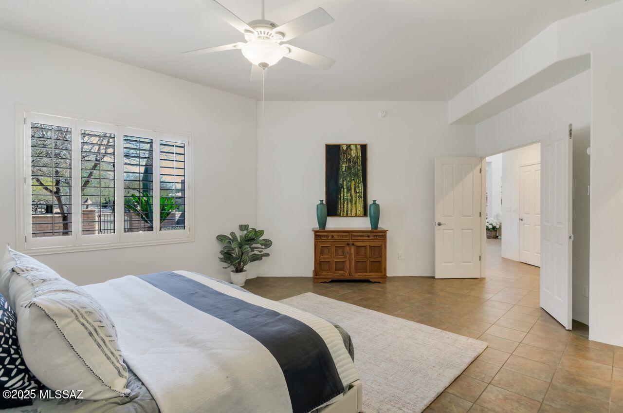 Tucson, Arizona, 85712, United States, 4 Bedrooms Bedrooms, ,4 BathroomsBathrooms,Residential,For Sale,1850331