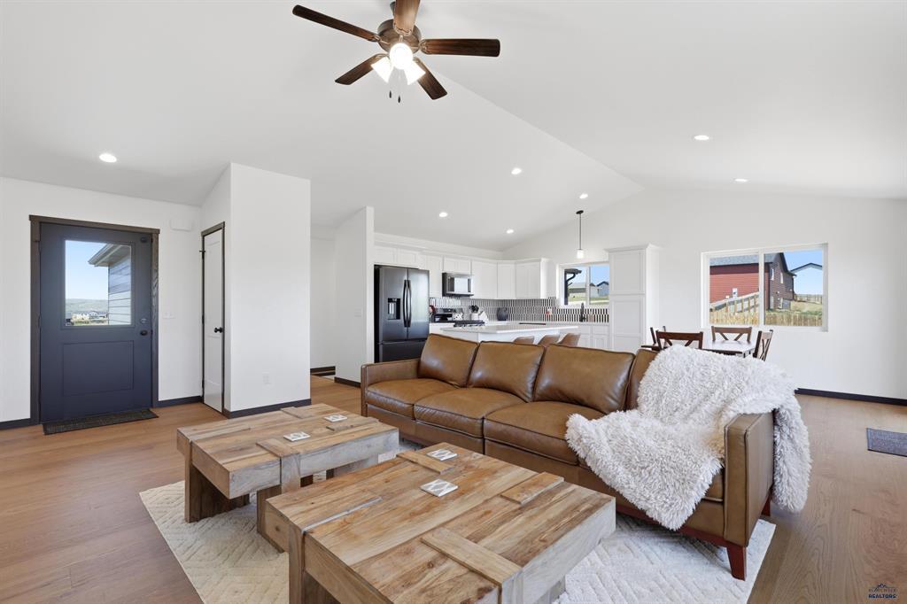 Rapid City, South Dakota, 57701, United States, 4 Bedrooms Bedrooms, ,3 BathroomsBathrooms,Residential,For Sale,2048114