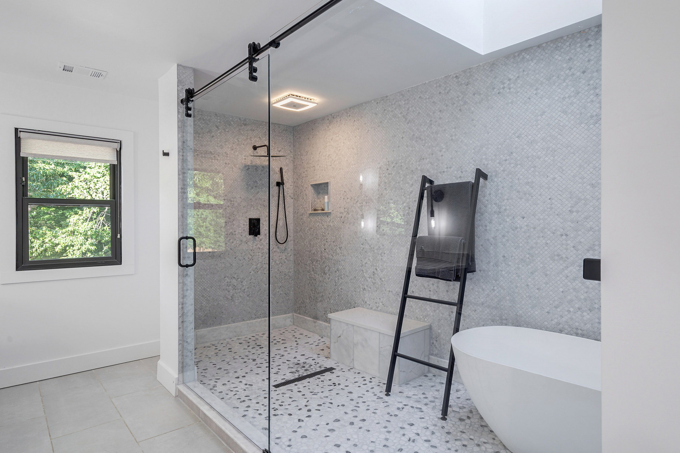  Fully Renovated Estate Blends Luxury, Flexibility & Resort-Style Living - 物件實景