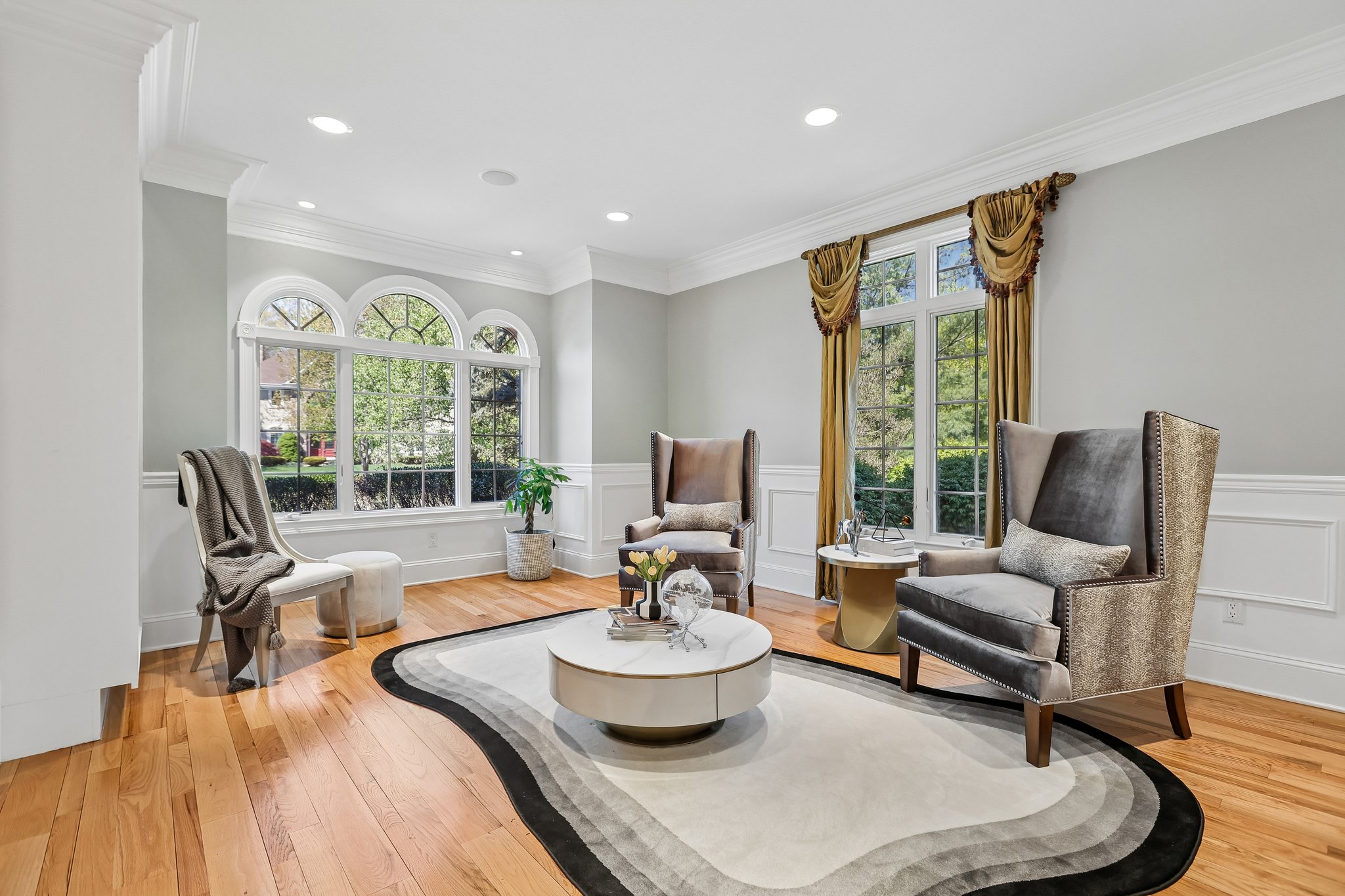  Stunning Belle Mead Estate with Private Theater, Gym, and Designer Finishes - 物件實景