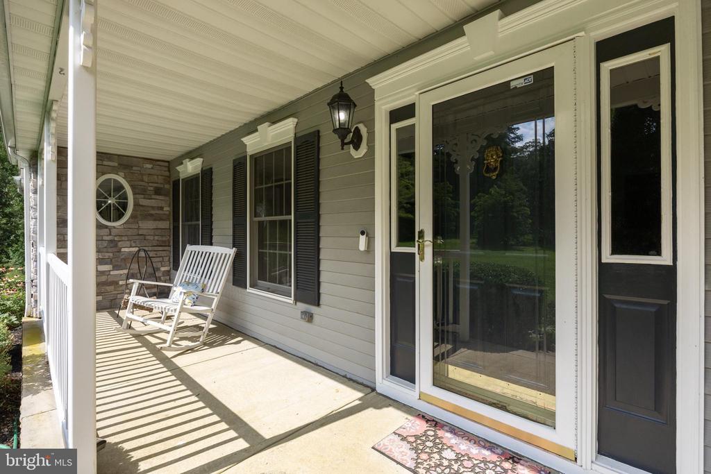 Cream Ridge, New Jersey, 08514, United States, 4 Bedrooms Bedrooms, ,3 BathroomsBathrooms,Residential,For Sale,1902972