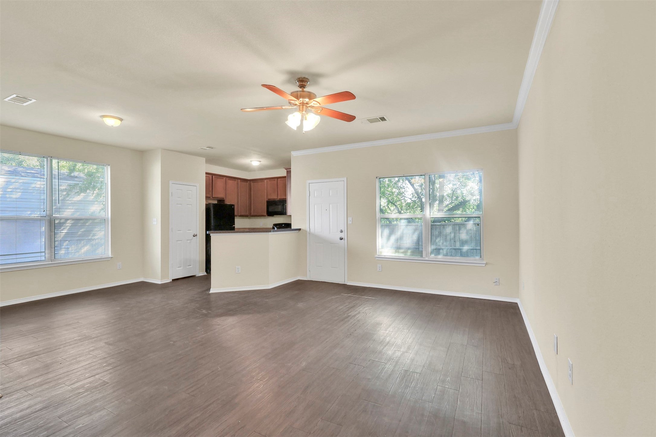 Little Elm, Texas, 75068, United States, 6 Bedrooms Bedrooms, ,6 BathroomsBathrooms,Residential,For Sale,1980428