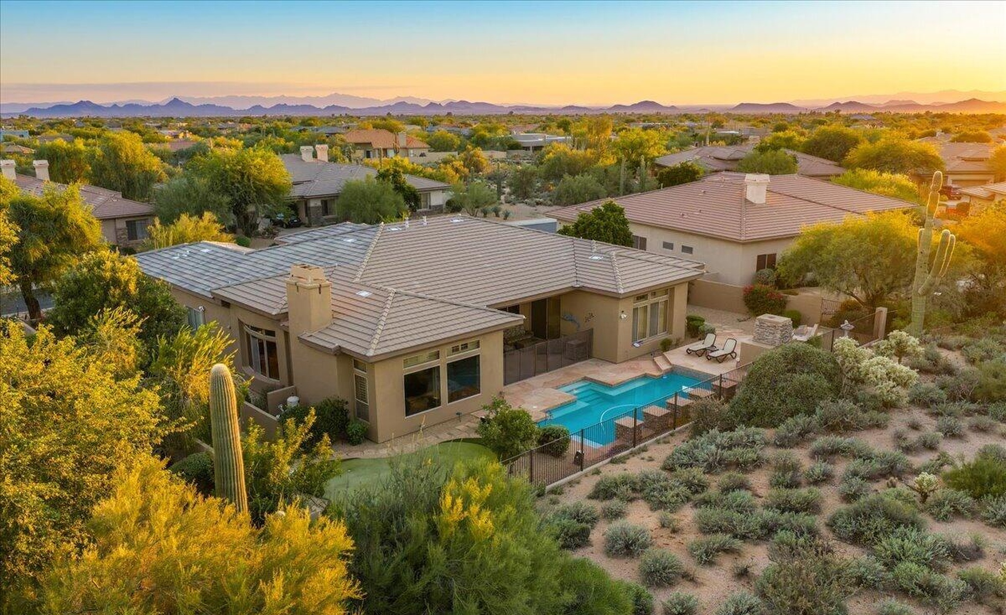  7696 E Moura Dr  Scottsdale, AZ - 物件實景