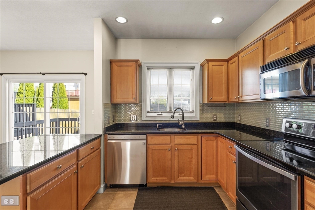 Saugus, Massachusetts, 01906, United States, 2 Bedrooms Bedrooms, ,3 BathroomsBathrooms,Residential,For Sale,2039895