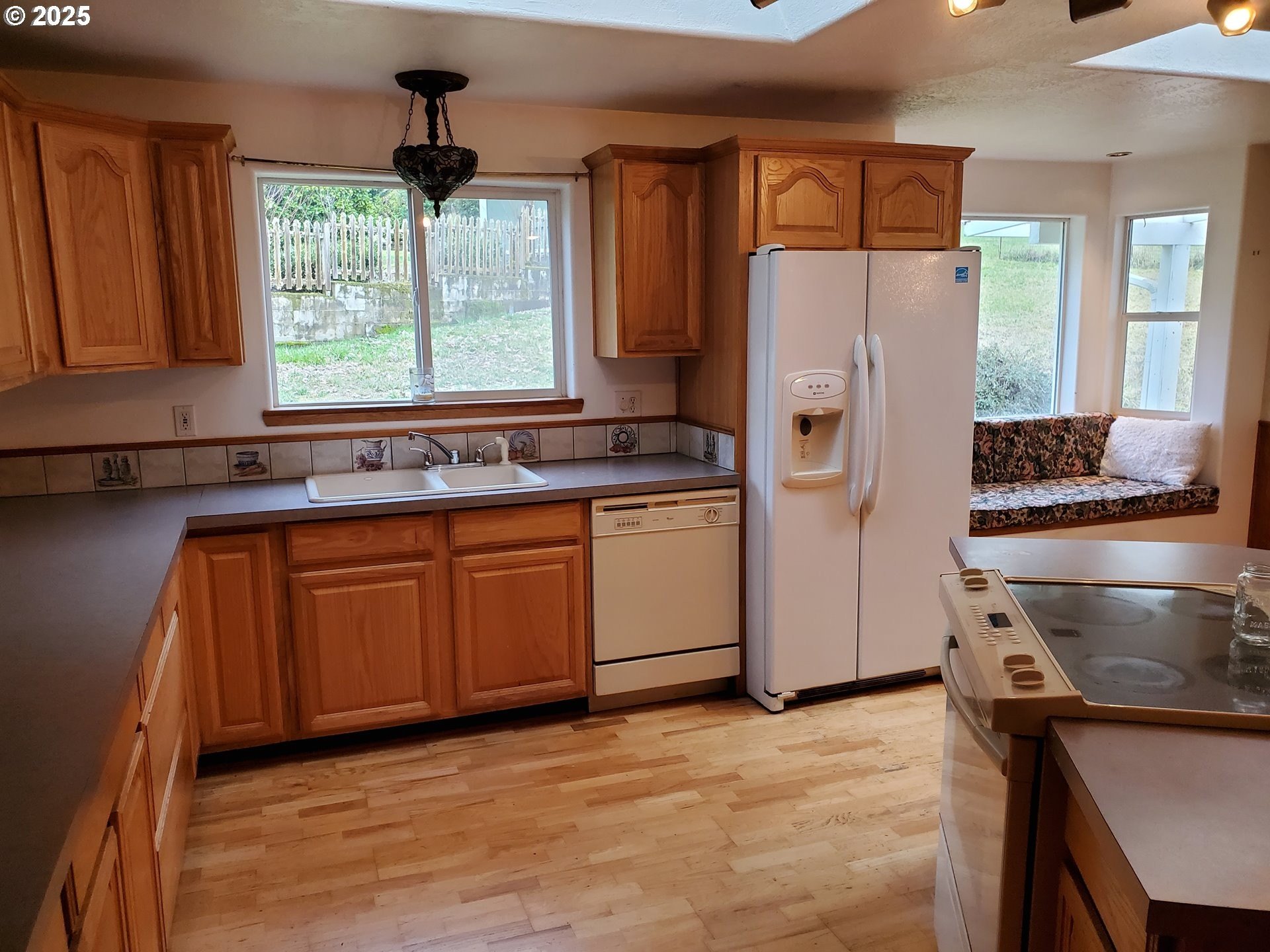 Pleasant Hill, Oregon, 97455, United States, 4 Bedrooms Bedrooms, ,3 BathroomsBathrooms,Residential,For Sale,1753097