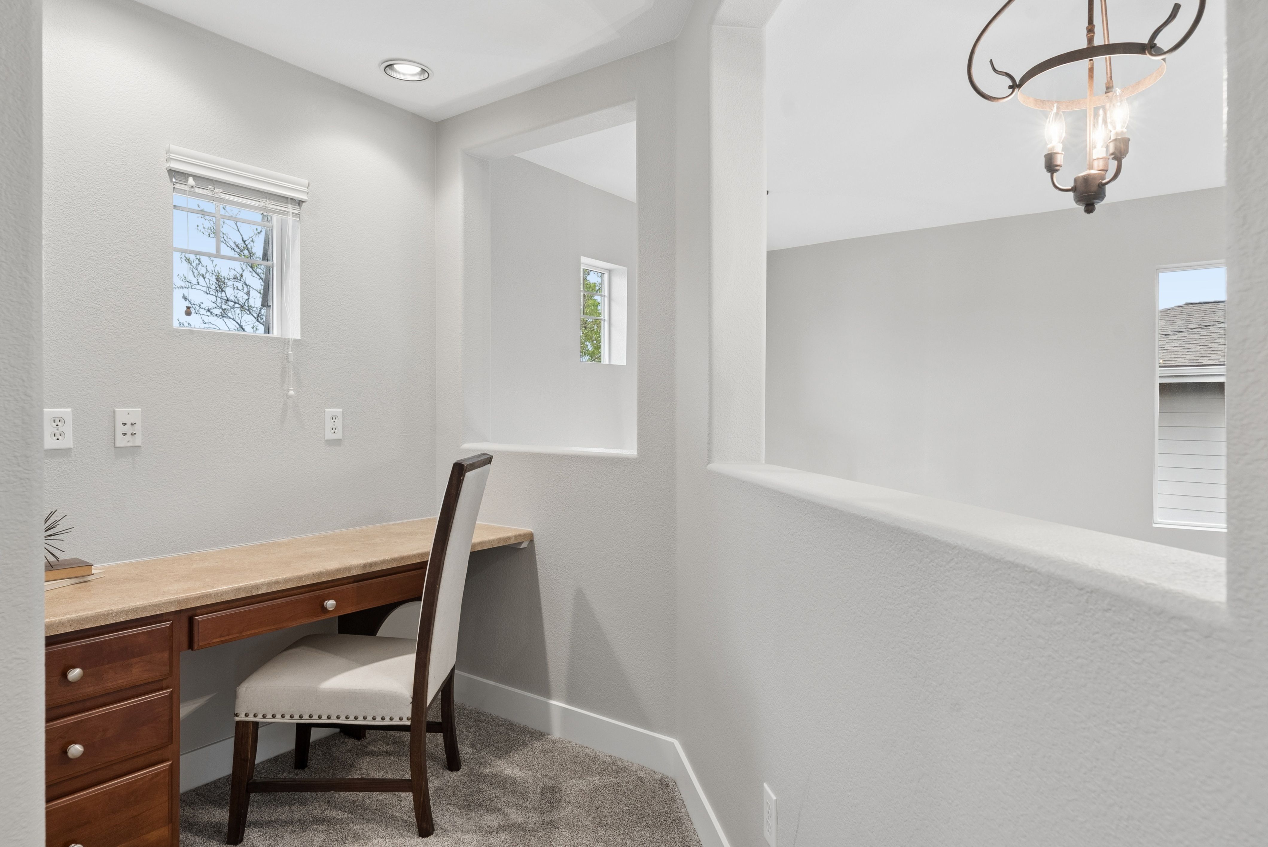  Beautifully Updated And Impeccably Maintained Stunning Home - 物件實景