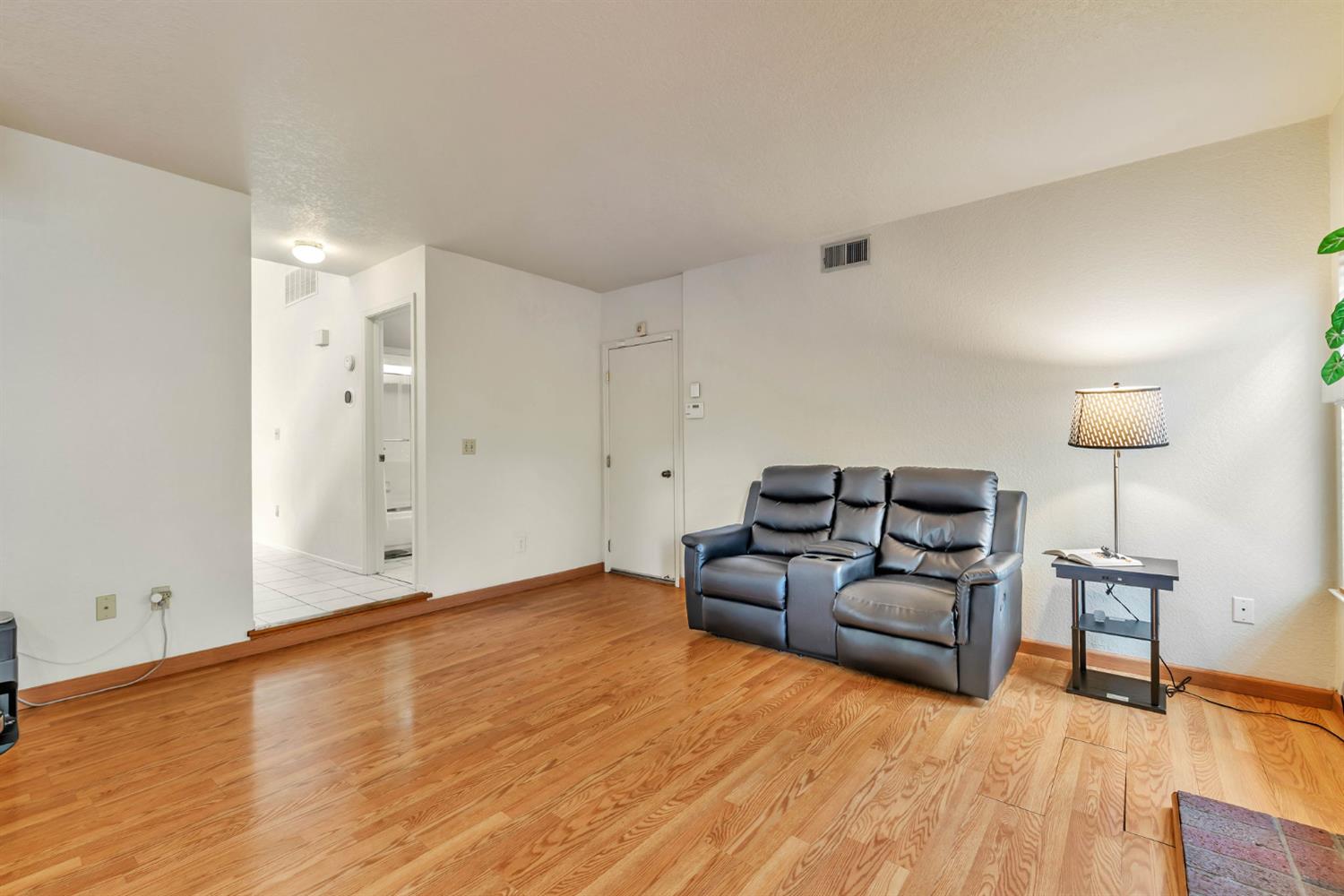 Tracy, California, 95376, United States, 4 Bedrooms Bedrooms, ,3 BathroomsBathrooms,Residential,For Sale,1949007