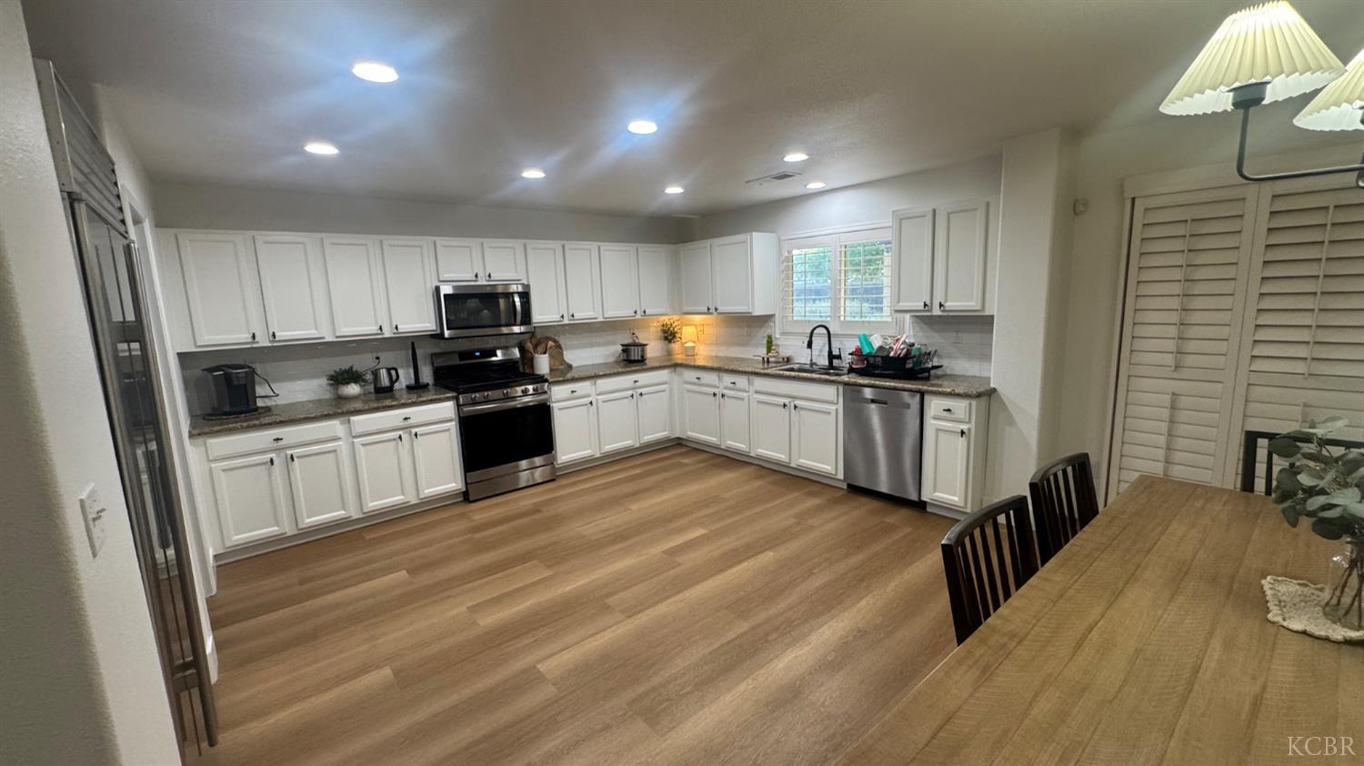 Hanford, California, 93230, United States, 6 Bedrooms Bedrooms, ,3 BathroomsBathrooms,Residential,For Sale,2029630