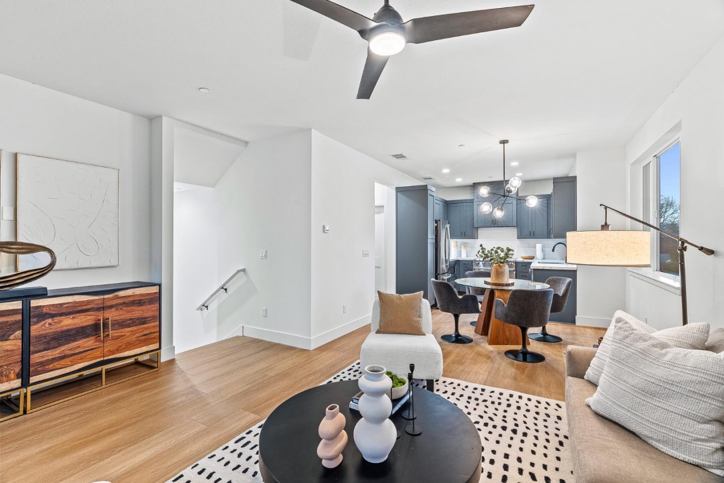 Redwood City, California, 94061, United States, 4 Bedrooms Bedrooms, ,4 BathroomsBathrooms,Residential,For Sale,1987613