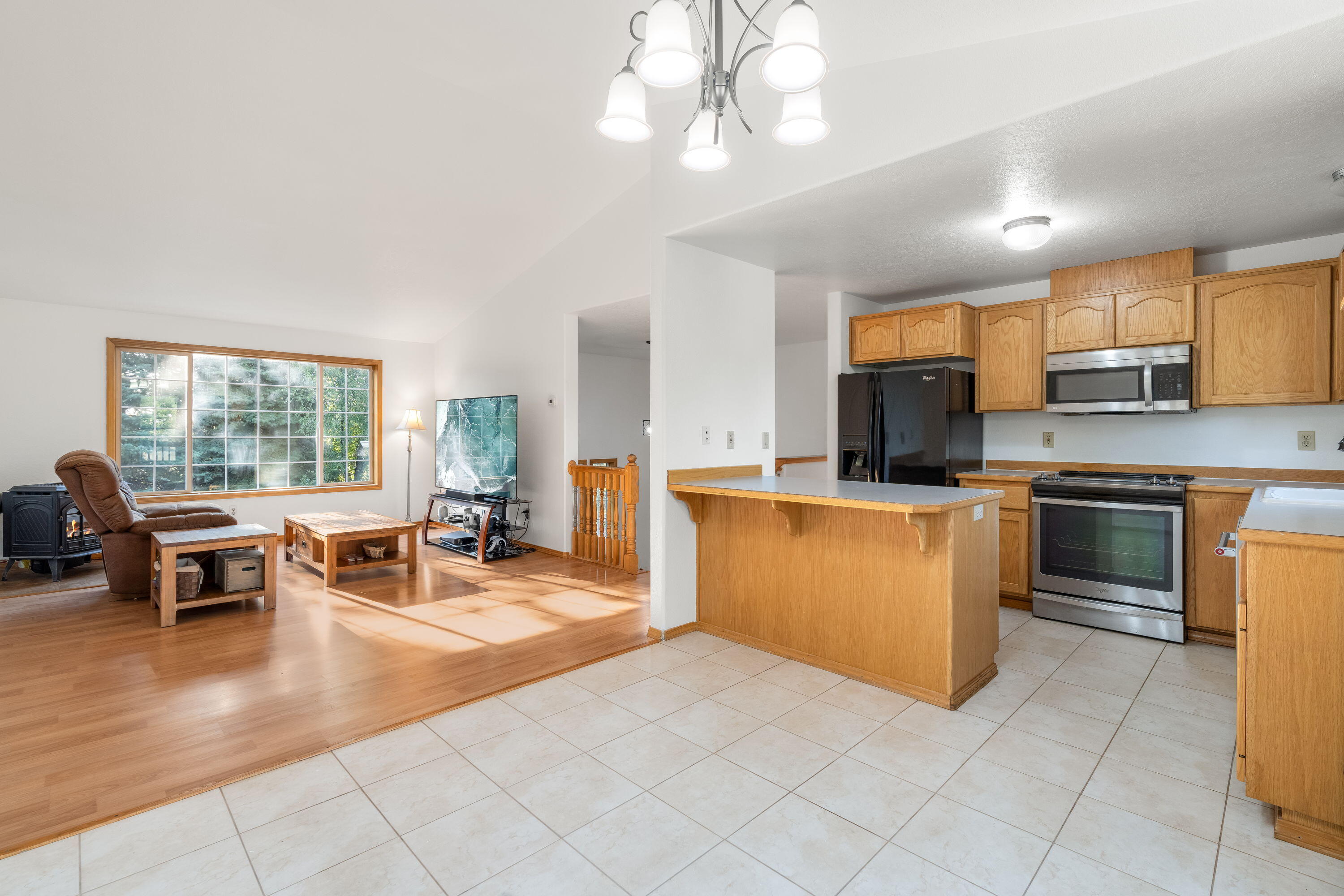 Bend, Oregon, 97701, United States, 3 Bedrooms Bedrooms, ,3 BathroomsBathrooms,Residential,For Sale,1889882