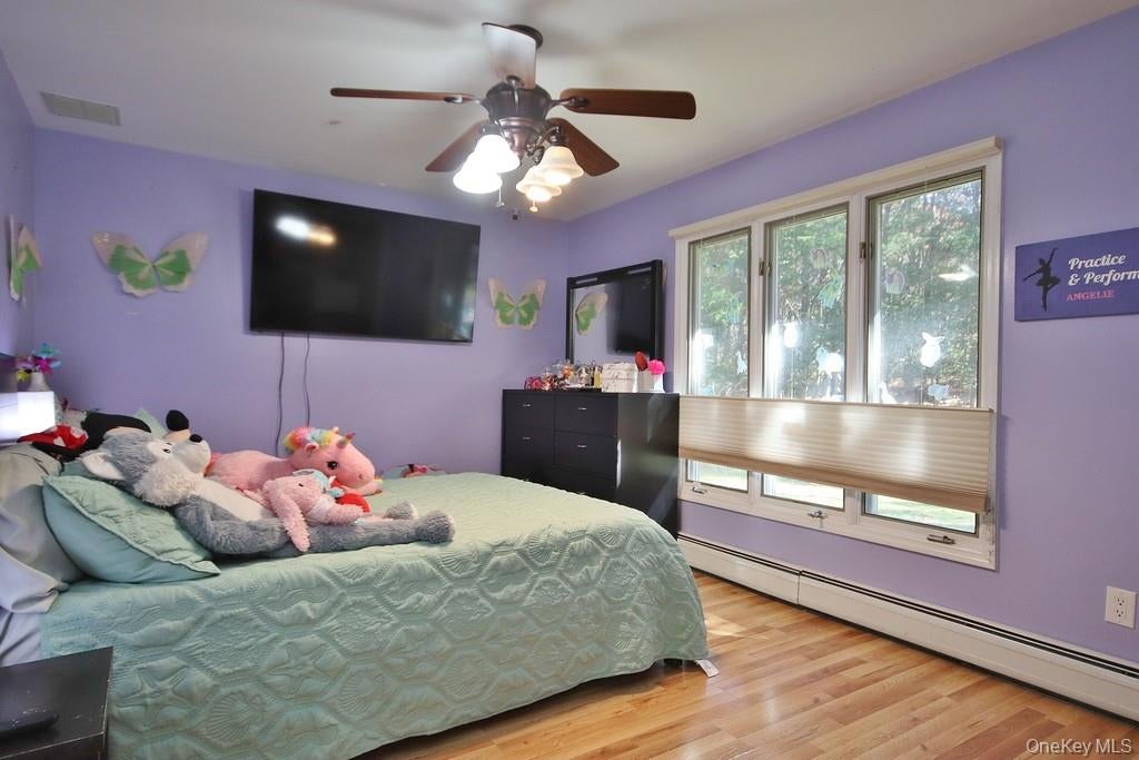 Chester, New York, 10918, United States, 4 Bedrooms Bedrooms, ,4 BathroomsBathrooms,Residential,For Sale,1979405