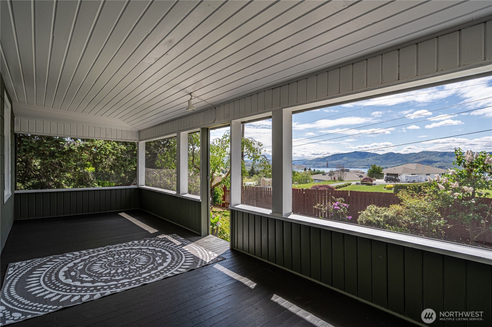 Manson, Washington, 98831, United States, 4 Bedrooms Bedrooms, ,1 BathroomBathrooms,Residential,For Sale,1821067