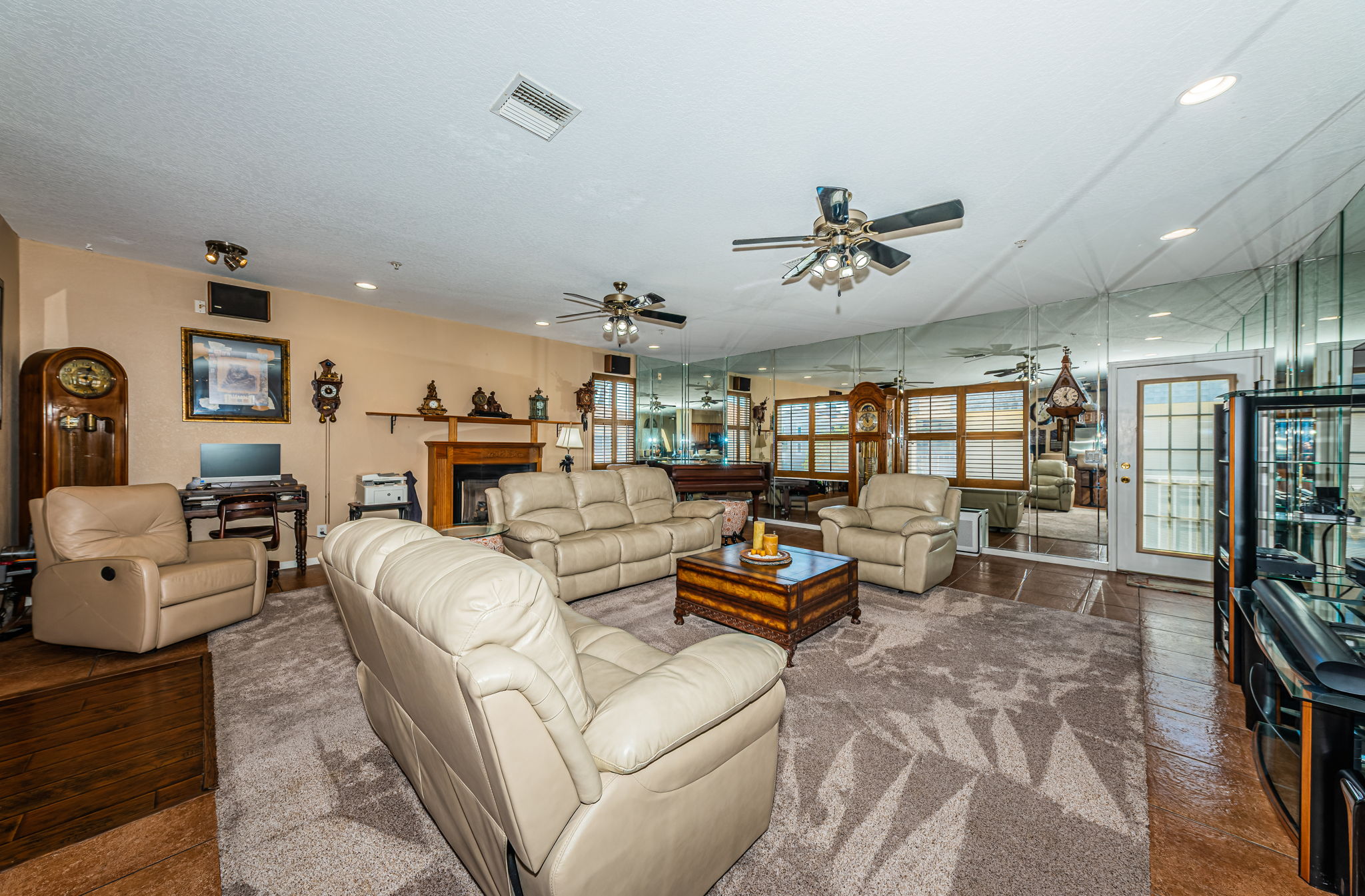 Treasure Island, Florida, 33706, United States, 3 Bedrooms Bedrooms, ,3 BathroomsBathrooms,Residential,For Sale,1981645