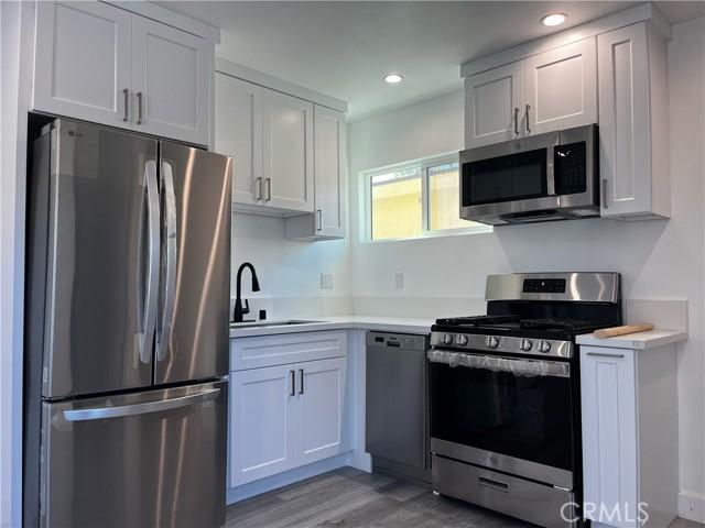 LA, California, 90008, United States, 5 Bedrooms Bedrooms, ,4 BathroomsBathrooms,Residential,For Sale,2023557
